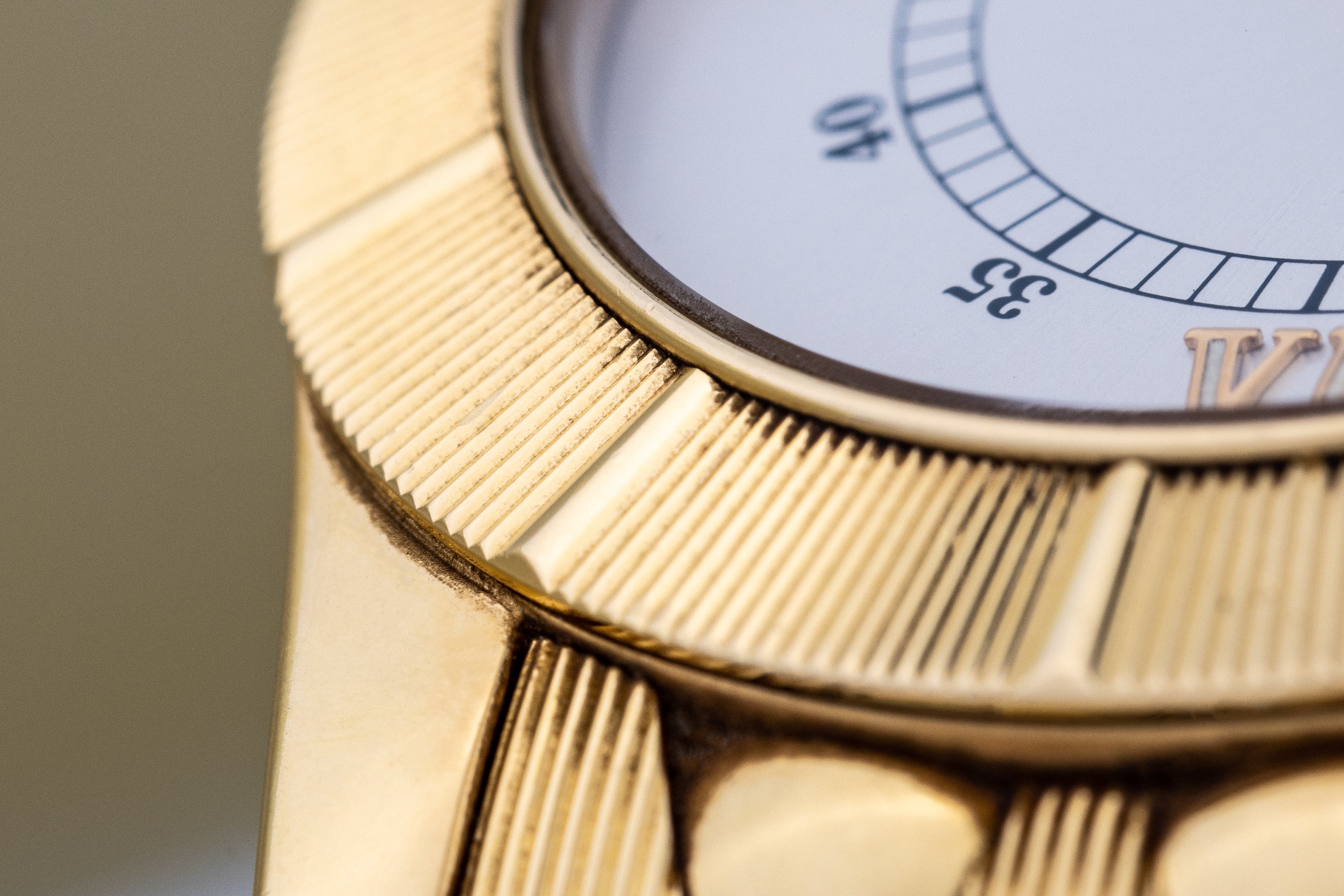 Patek Philippe Neptune | REF. 5081/1 | Sunburst Silvered Dial | 18k Yellow Gold | 1996 | Extract from the Archives