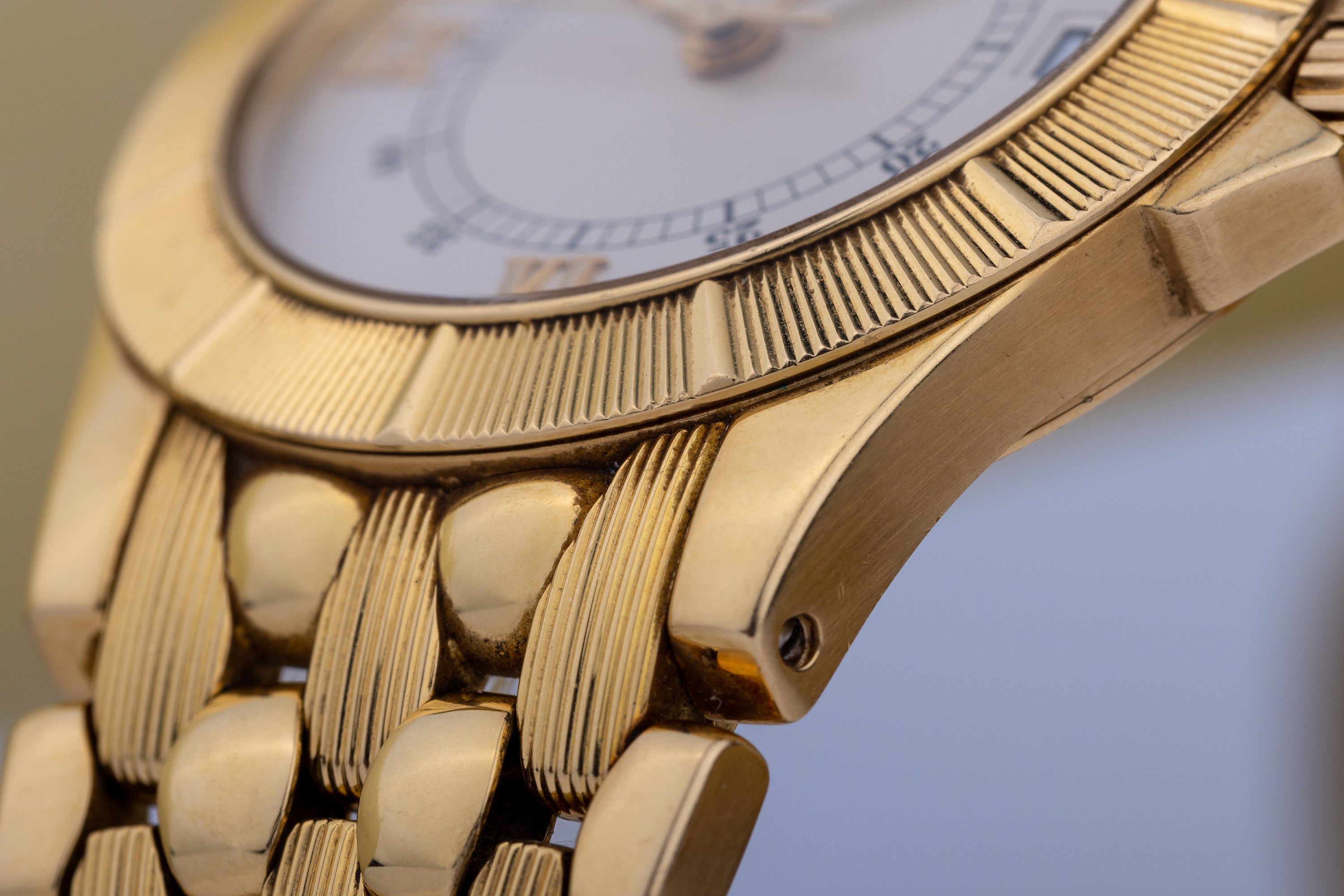 Patek Philippe Neptune | REF. 5081/1 | Sunburst Silvered Dial | 18k Yellow Gold | 1996 | Extract from the Archives