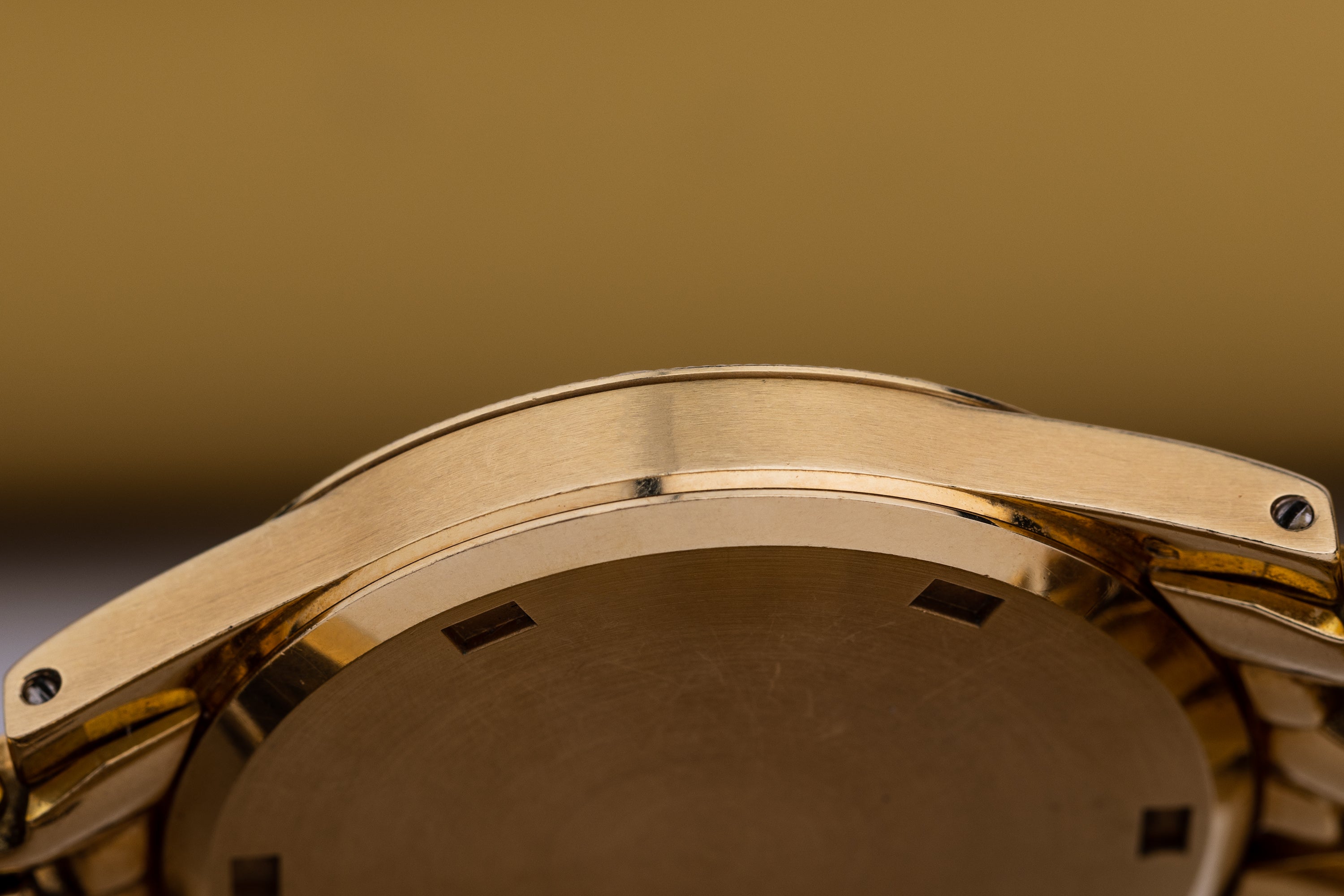 Patek Philippe Neptune | REF. 5081/1 | Sunburst Silvered Dial | 18k Yellow Gold | 1996 | Extract from the Archives