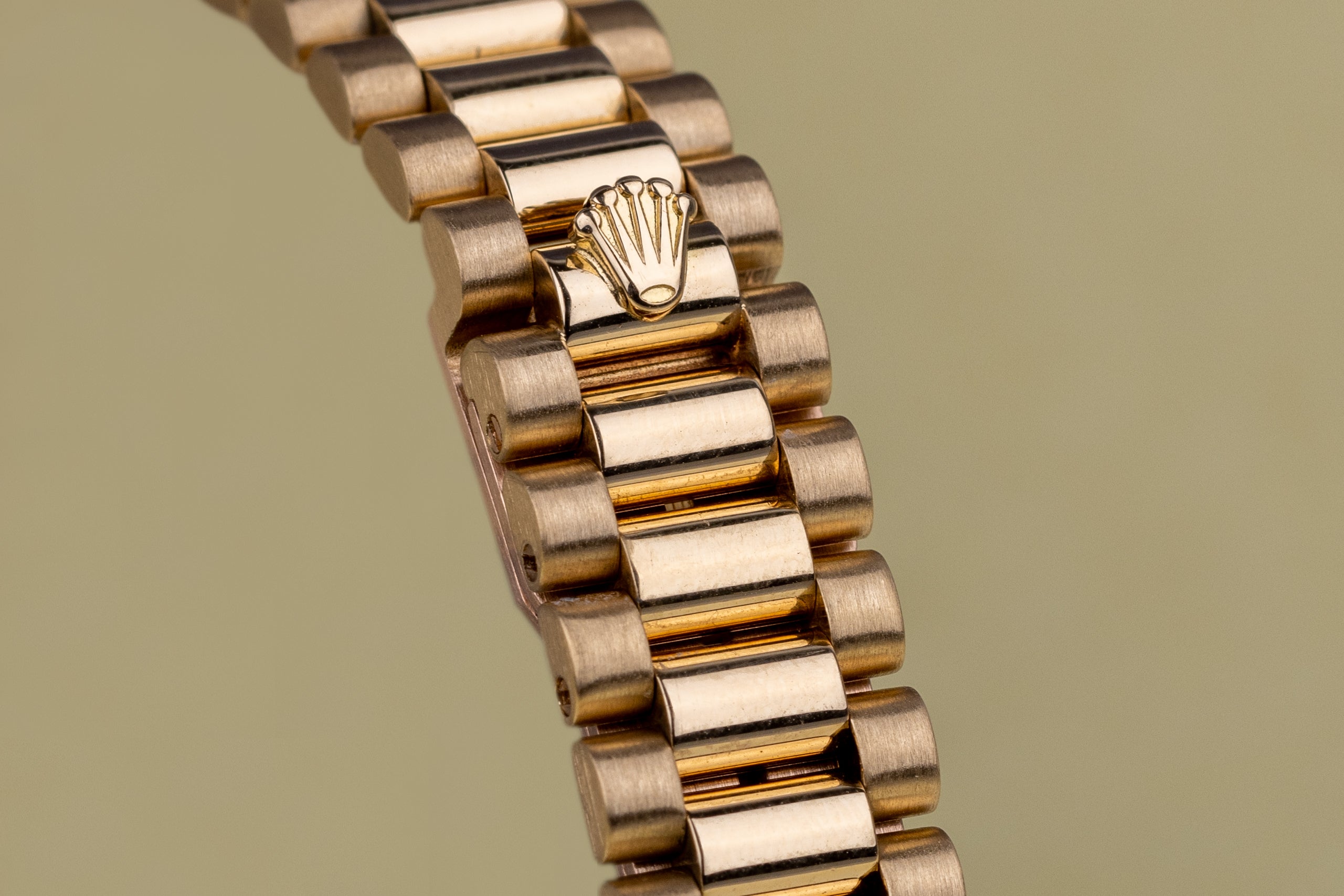 Rolex Lady DateJust | REF. 69158 | Champagne Diamond Dial | Sapphire Diamond Bezel & Shoulders | 18K Yellow Gold