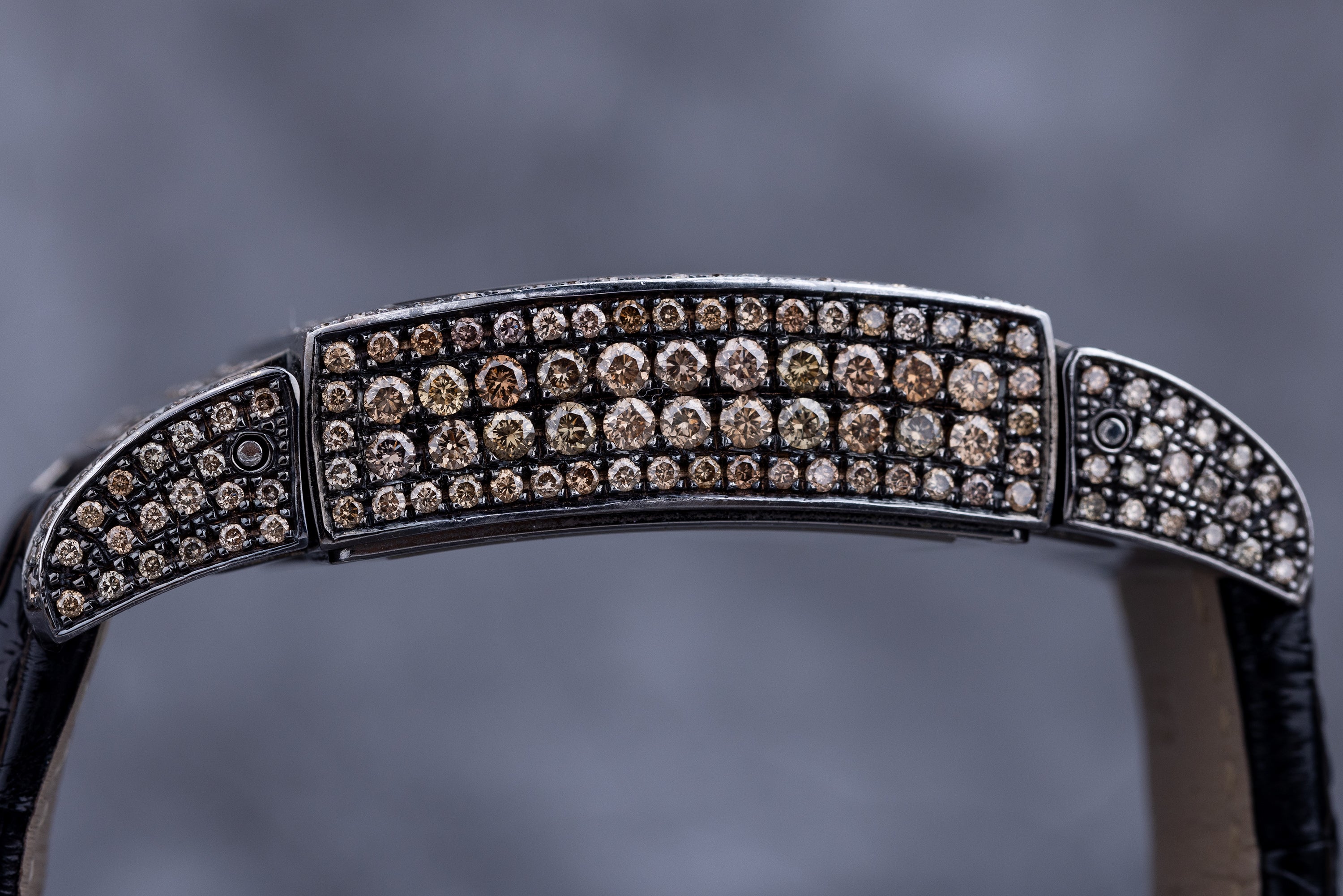 De Grisogono Instrumento N°UNO | REF. UNO/DF | Pave Diamond | Grey-Lilac Dial | Stainless Steel