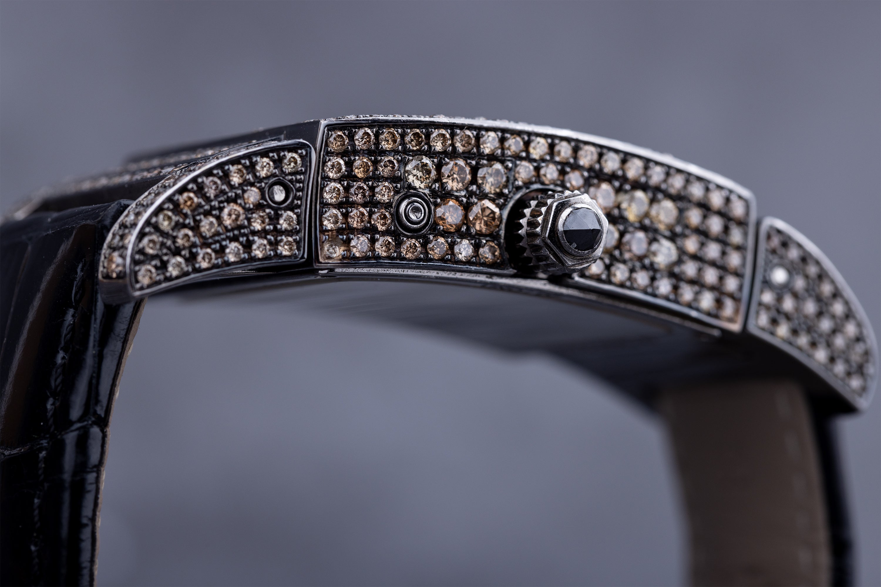 De Grisogono Instrumento N°UNO | REF. UNO/DF | Pave Diamond | Grey-Lilac Dial | Stainless Steel