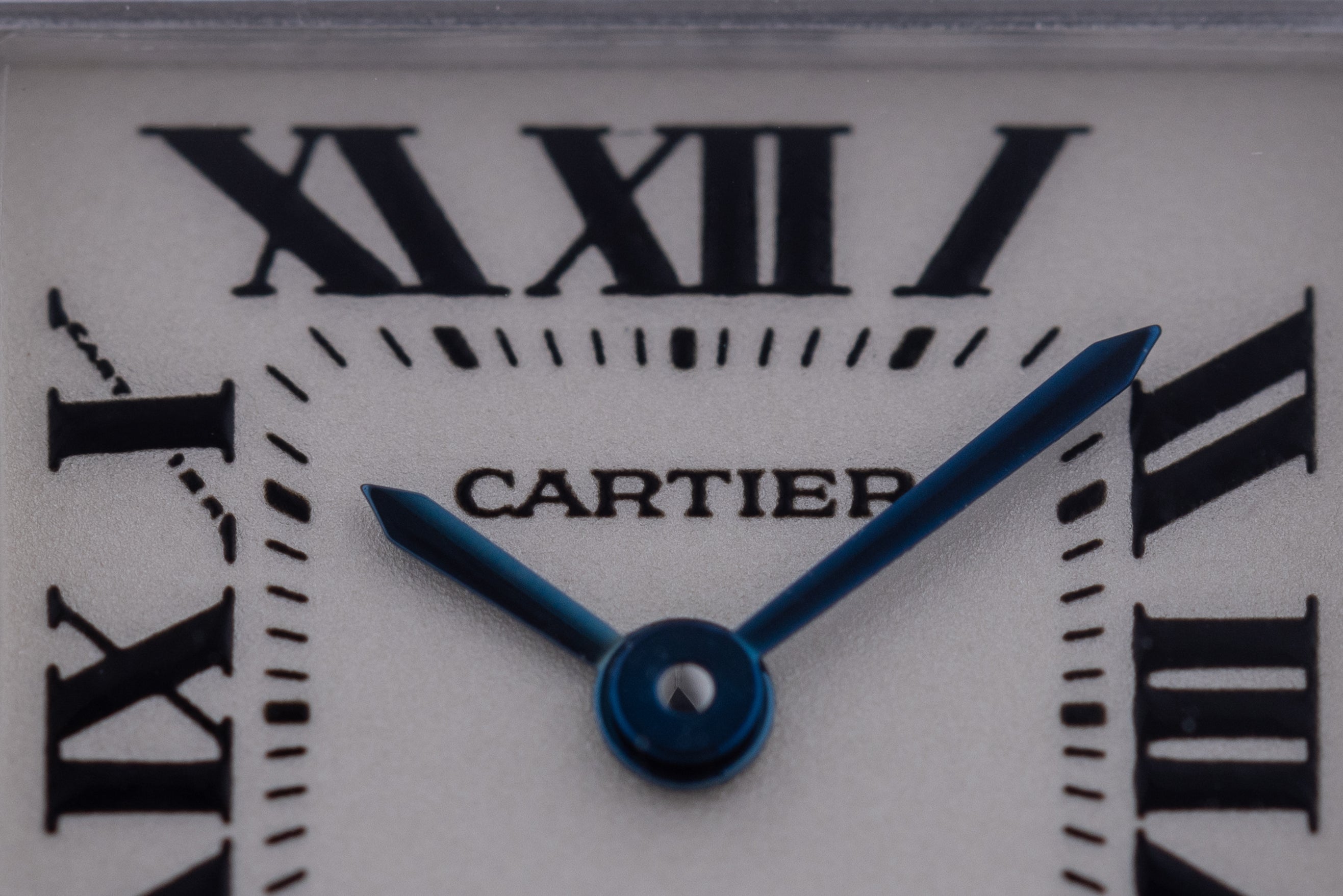 Cartier Tank Francaise | REF. 2365 | 18k White Gold | Diamond Bezel | 20mm