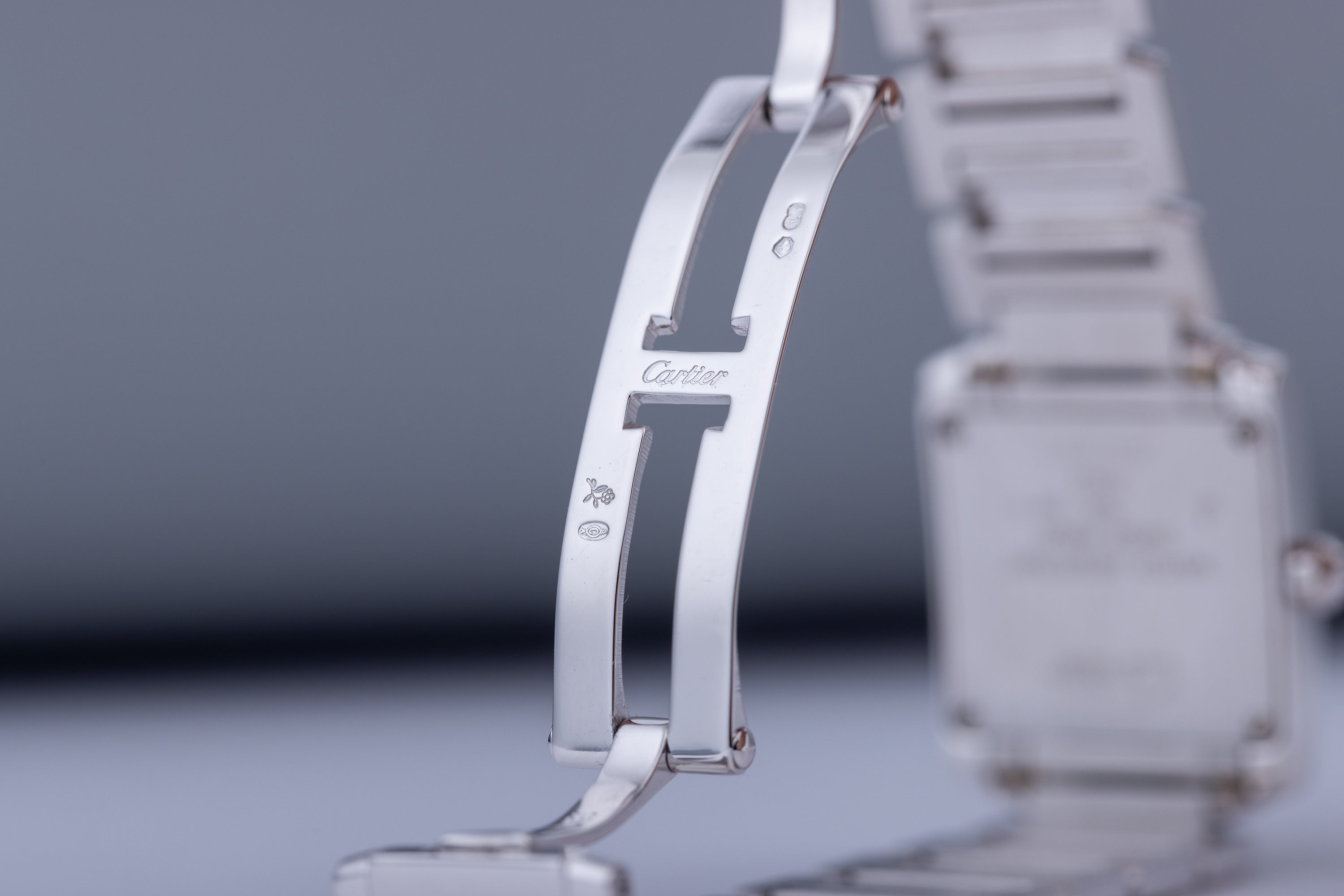 Cartier Tank Francaise | REF. 2365 | 18k White Gold | Diamond Bezel | 20mm