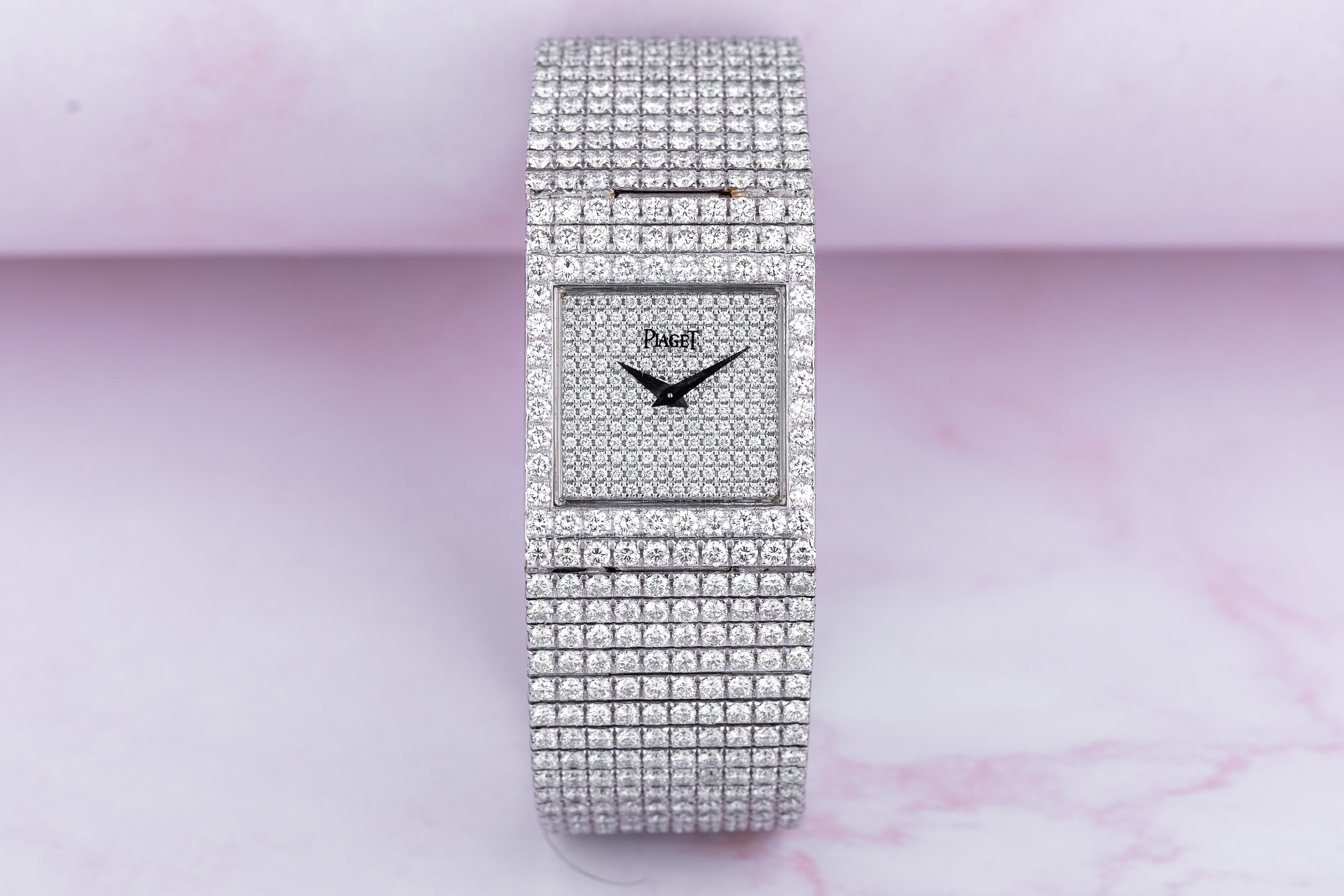 Piaget Lady Wristwatch | REF. 7131 C 626 | Complete Pave Diamond | 18k White Gold | Quartz | 24mm
