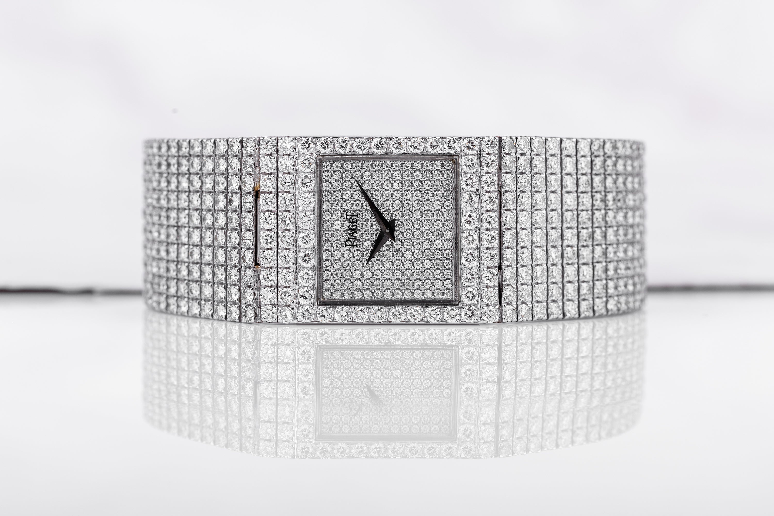 Piaget Lady Wristwatch | REF. 7131 C 626 | Complete Pave Diamond | 18k White Gold | Quartz | 24mm