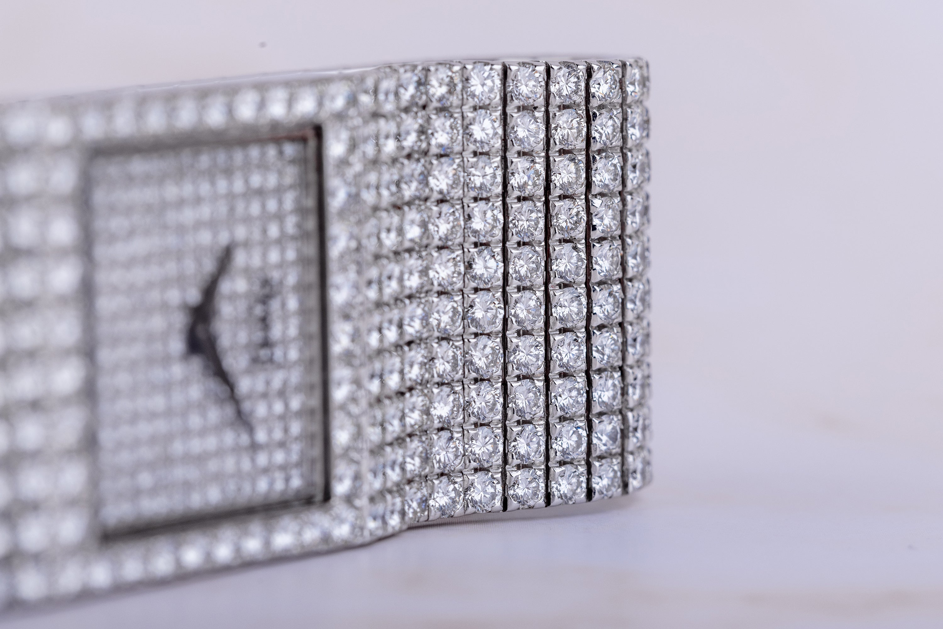 Piaget Lady Wristwatch | REF. 7131 C 626 | Complete Pave Diamond | 18k White Gold | Quartz | 24mm