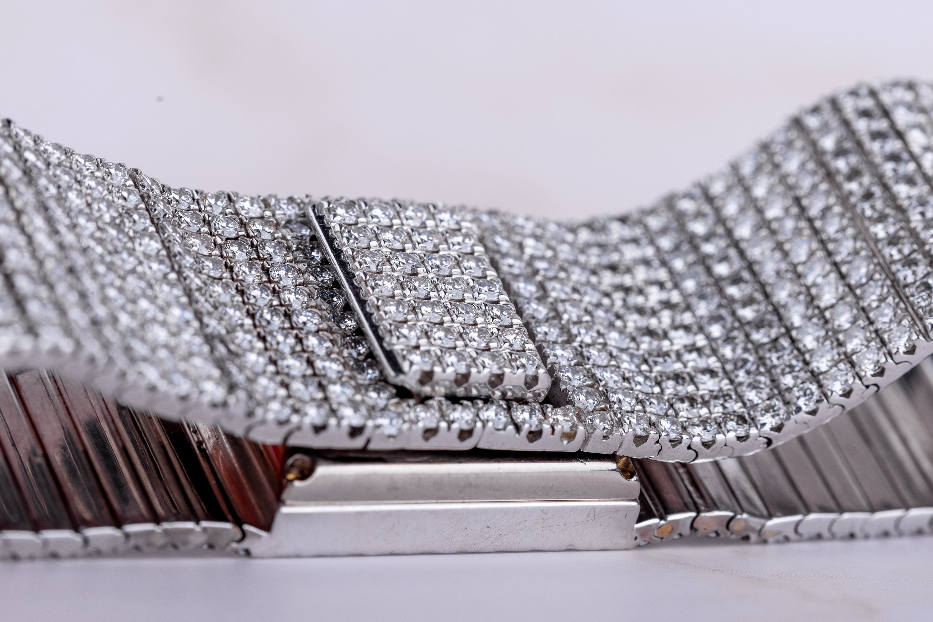 Piaget Lady Wristwatch | REF. 7131 C 626 | Complete Pave Diamond | 18k White Gold | Quartz | 24mm