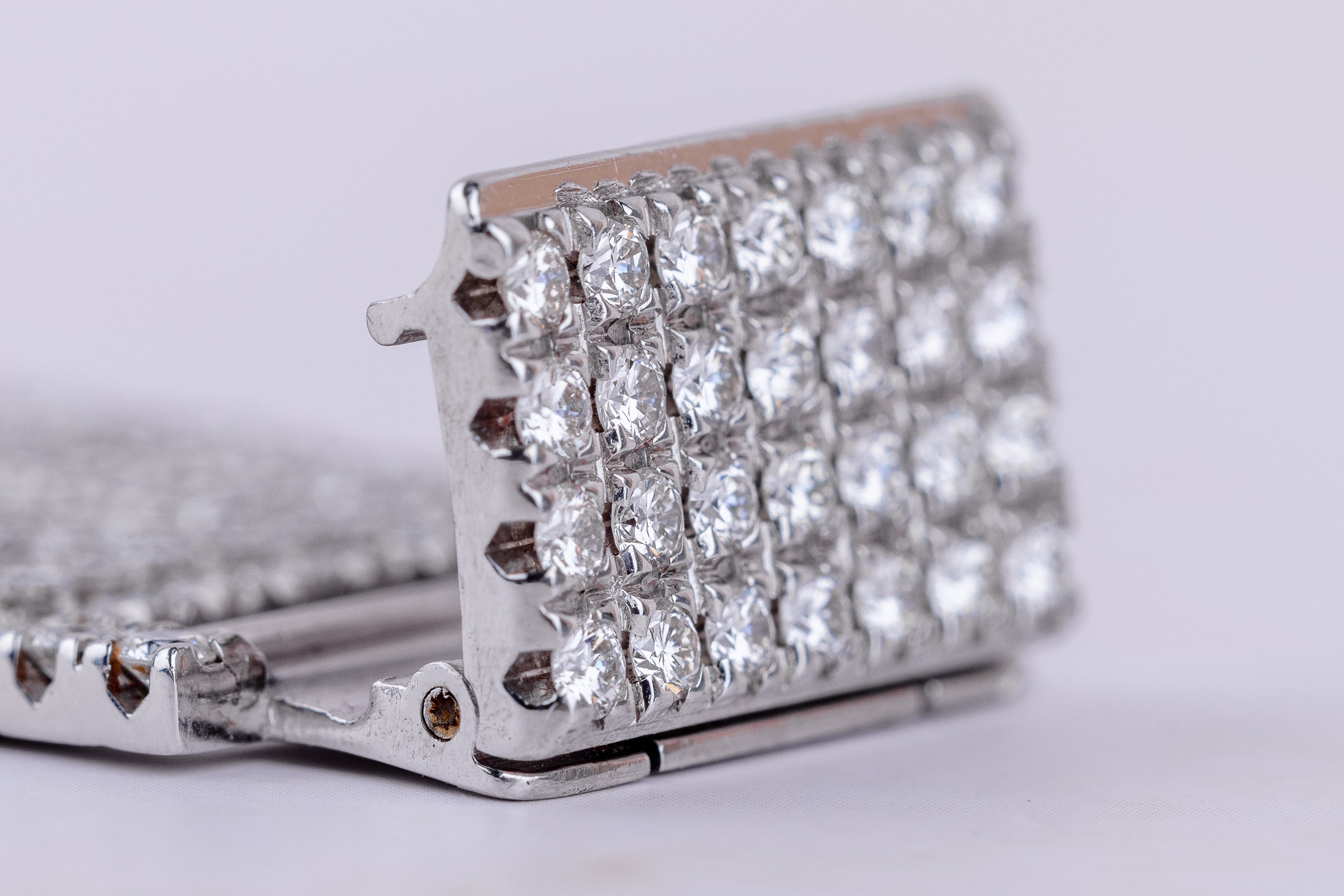 Piaget Lady Wristwatch | REF. 7131 C 626 | Complete Pave Diamond | 18k White Gold | Quartz | 24mm