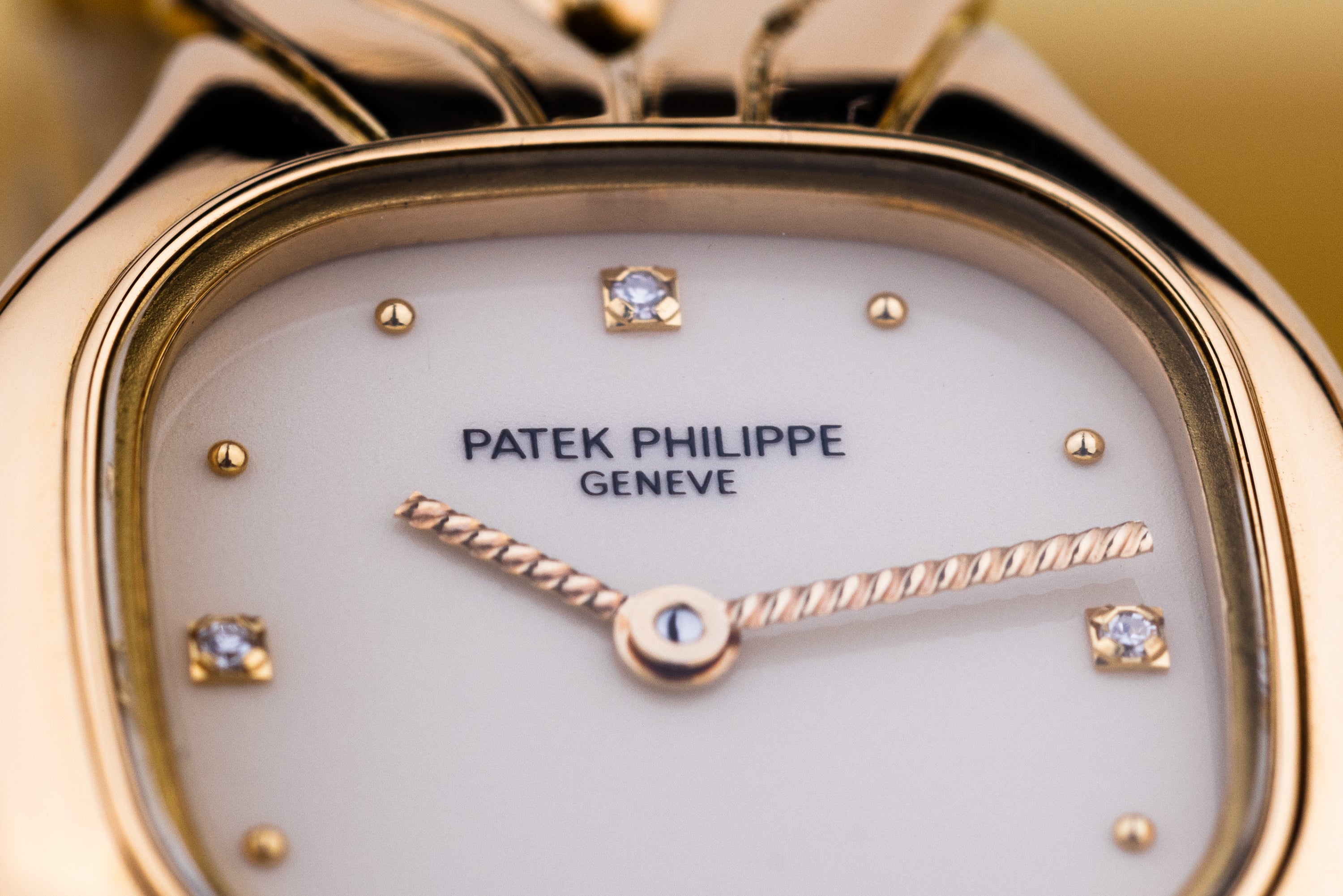 Patek Philippe La Flamme | REF. 4815/1 | Cream Diamond Dial | 18k Yellow Gold | 21.5mm