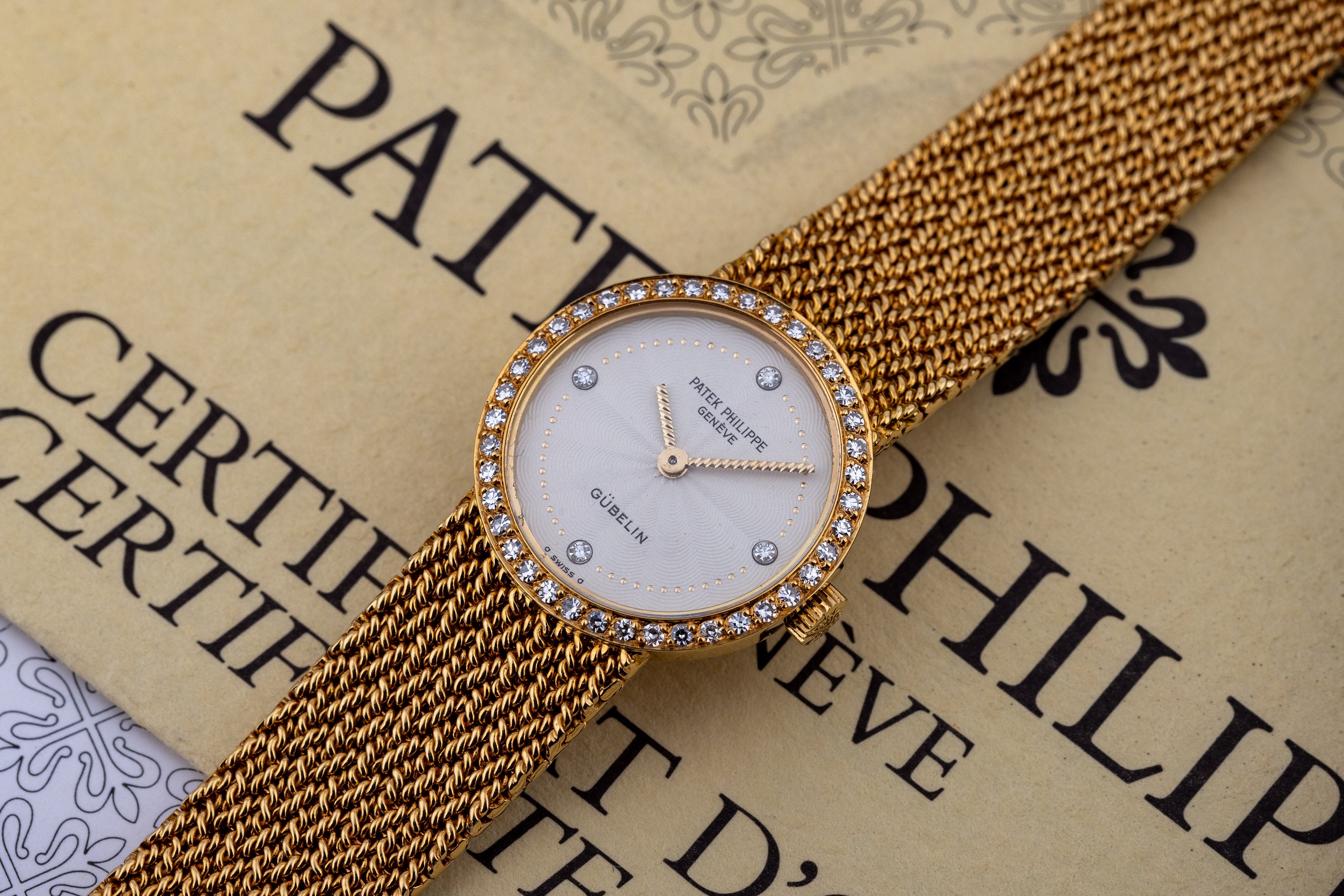 Patek Philippe Calatrava Gübelin | REF. 4522/001 | Cream Diamond Dial | 18k Yellow Gold