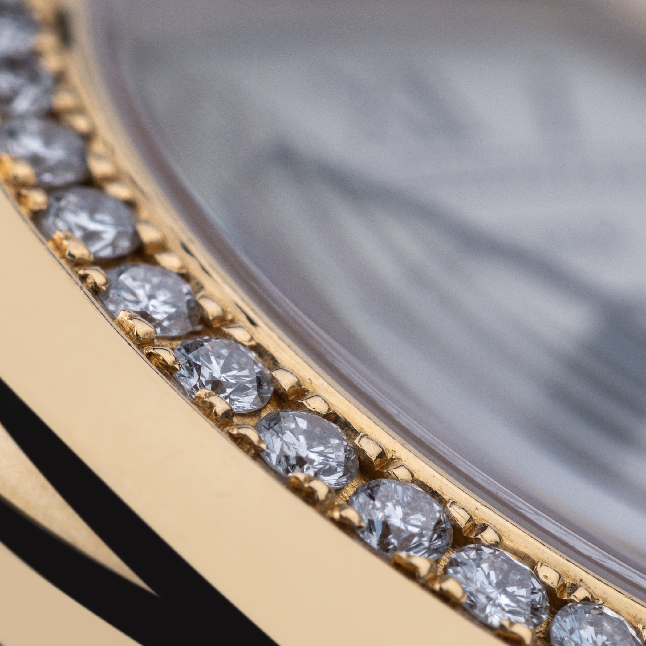 Cartier Ellipse | REF. 1481 | 18k Yellow Gold | 32mm