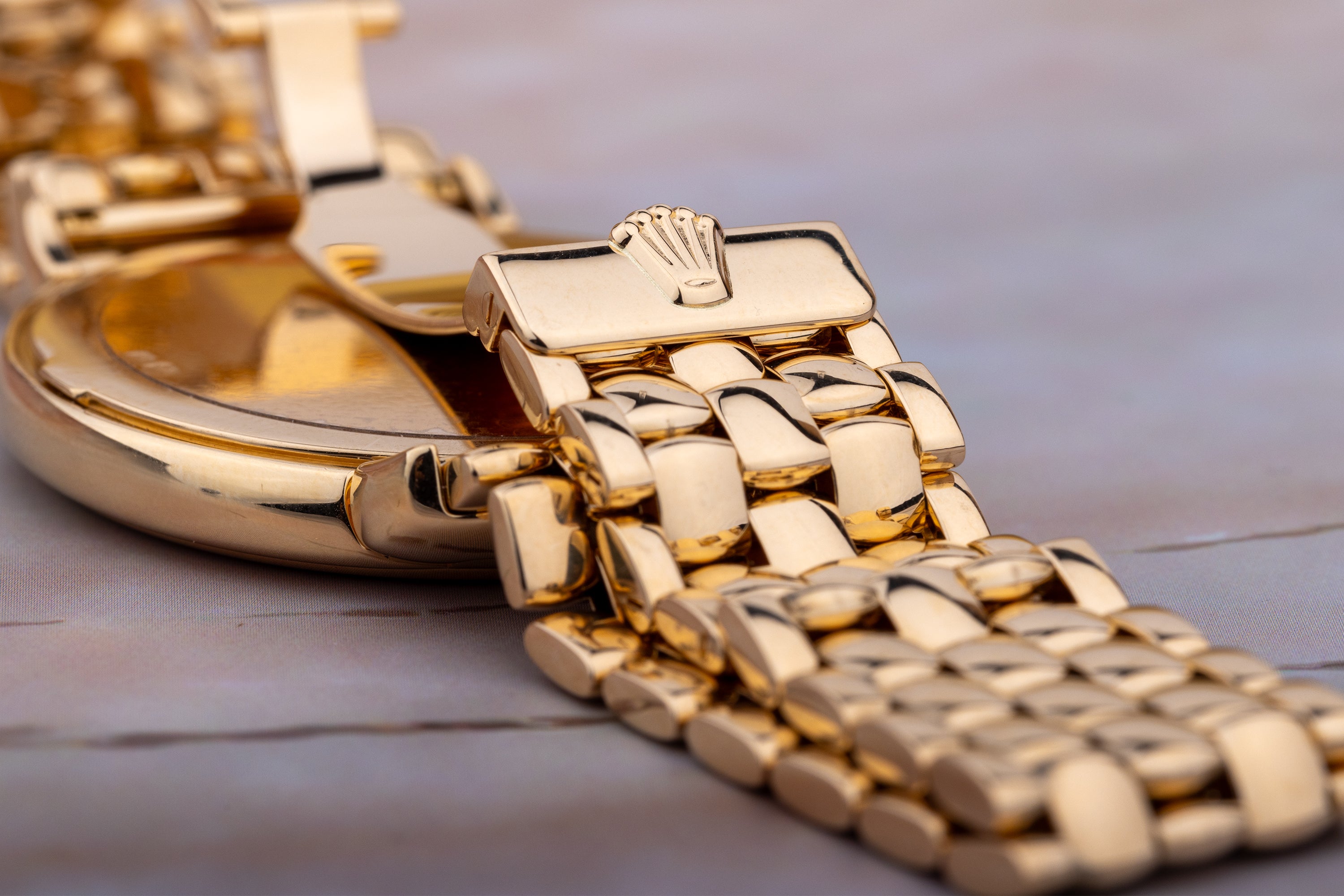 Rolex Cellini | REF. 6623 | White Porcelain Dial | Roman Numerals | 37mm | 18k Yellow Gold | 1990