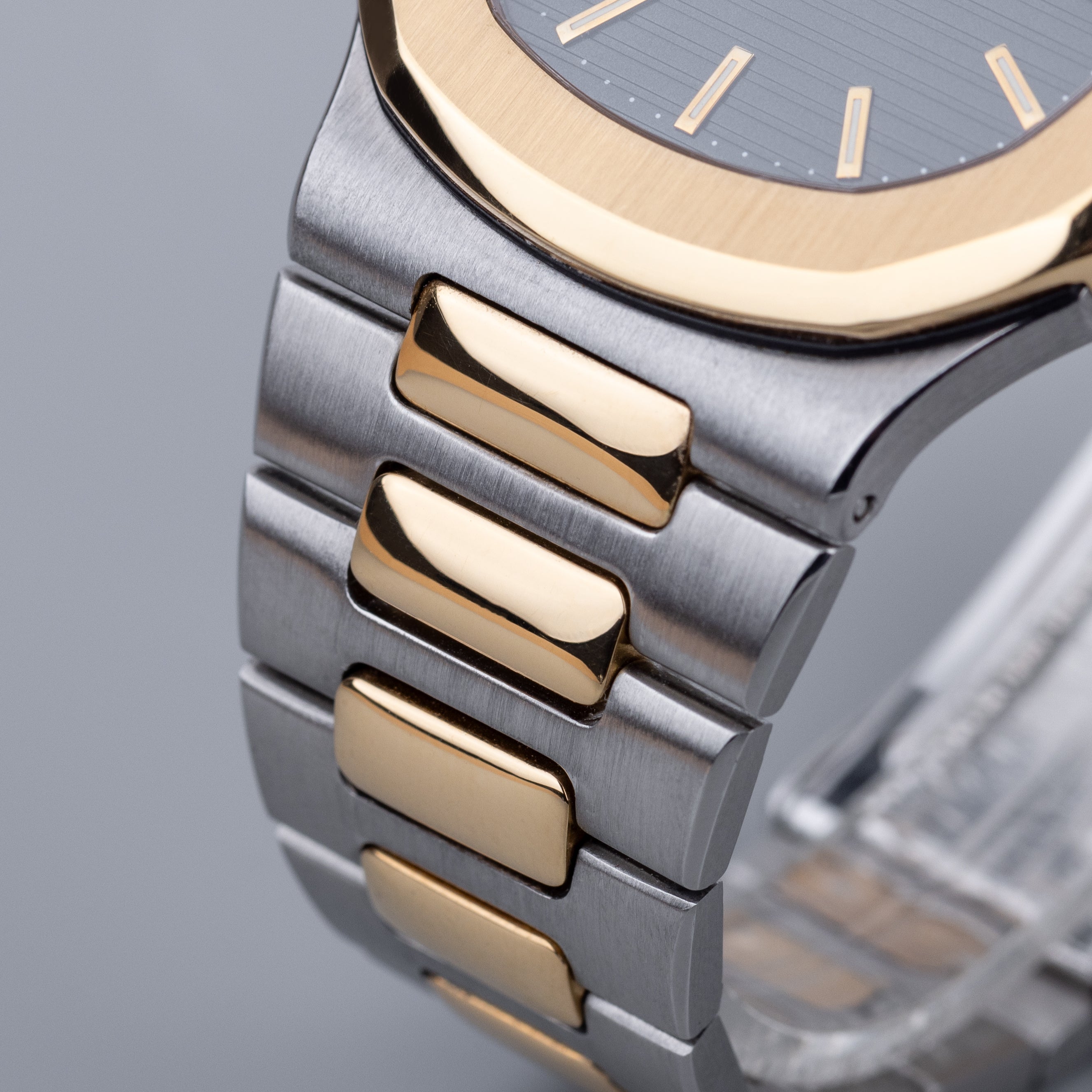 Patek Philippe Nautilus 'Jumbo' | REF. 3700/1 | 42mm | Stainless Steel & 18k Yellow Gold | Extract From Archives