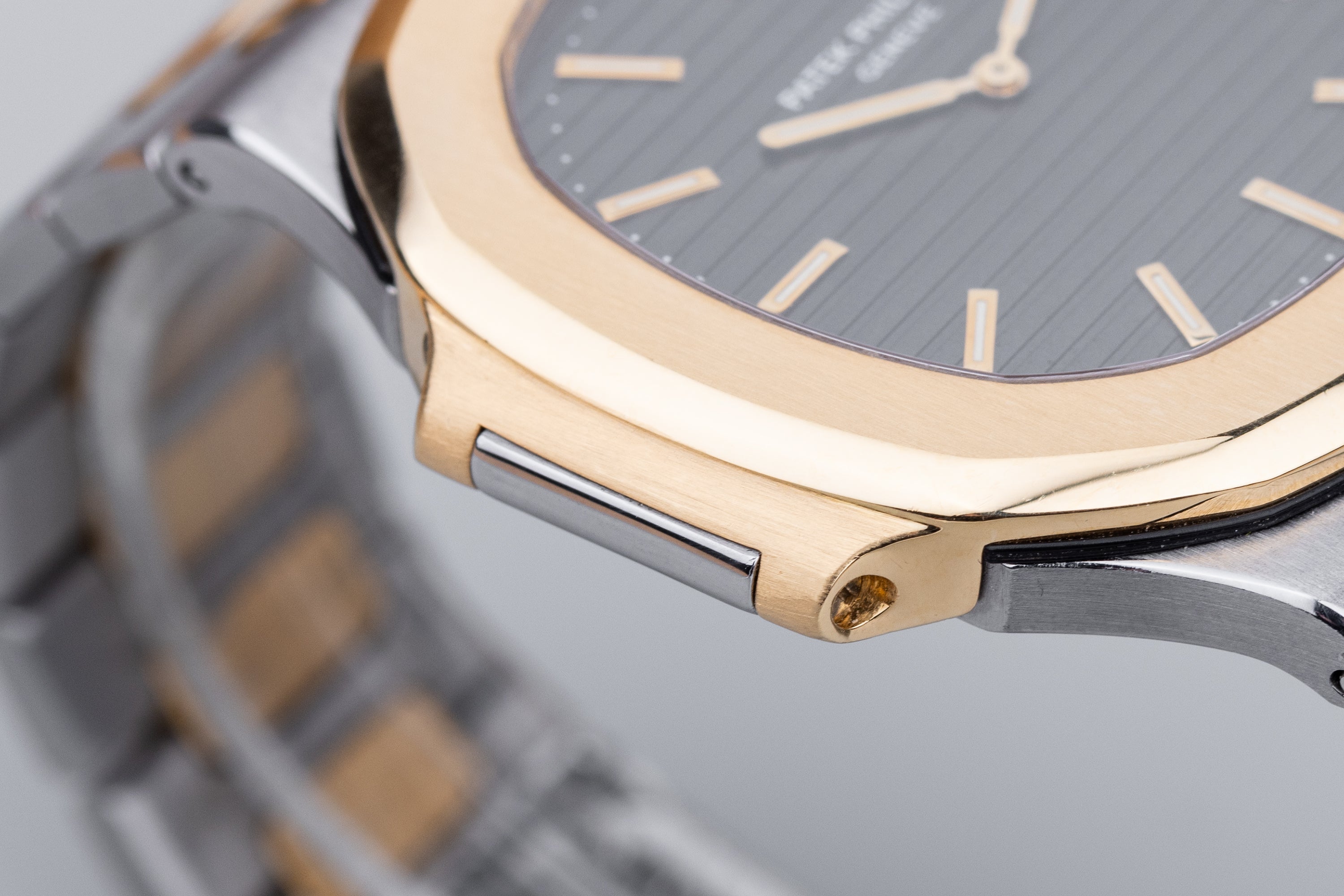 Patek Philippe Nautilus 'Jumbo' | REF. 3700/1 | 42mm | Stainless Steel & 18k Yellow Gold | Extract From Archives