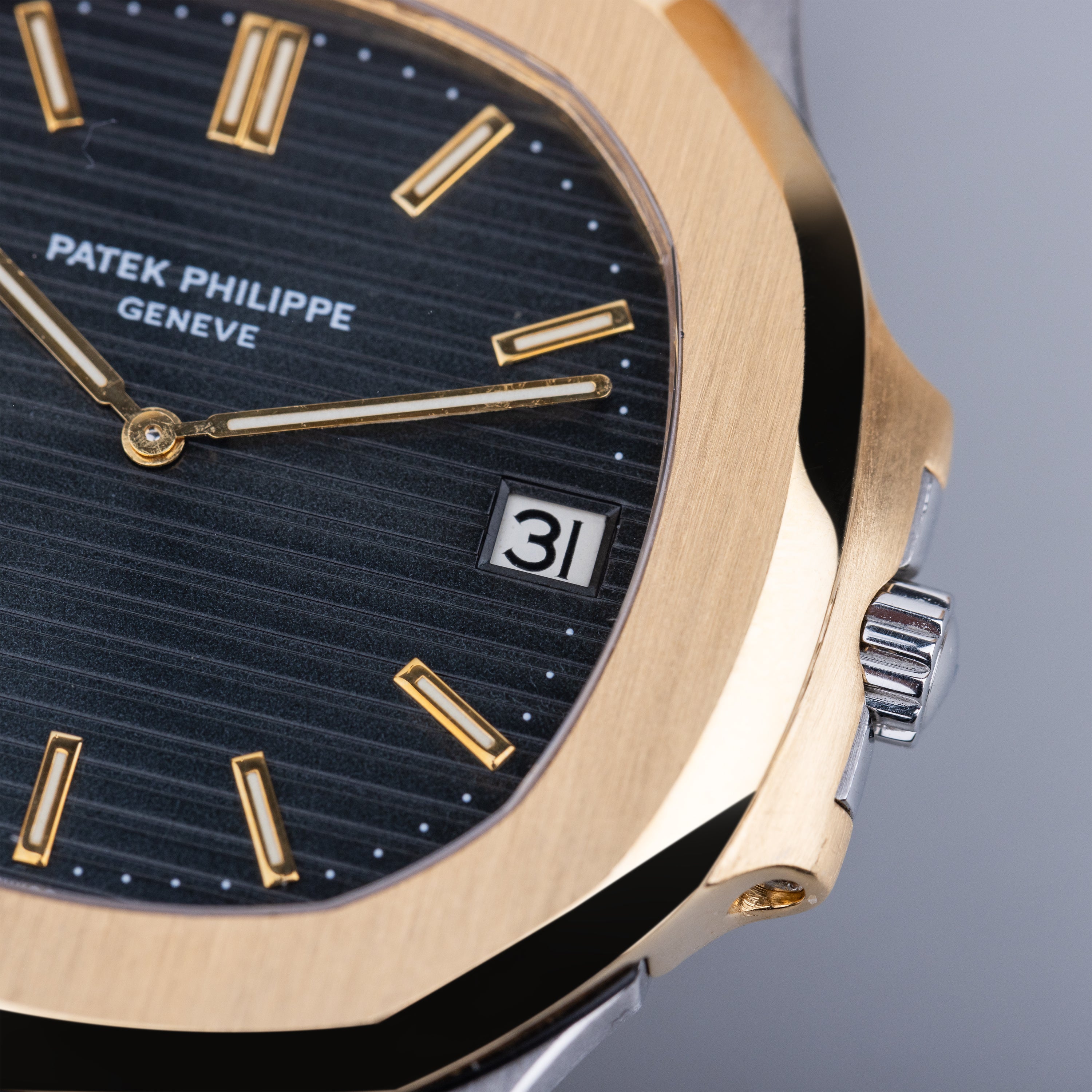 Patek Philippe Nautilus 'Jumbo' | REF. 3700/1 | 42mm | Stainless Steel & 18k Yellow Gold | Extract From Archives