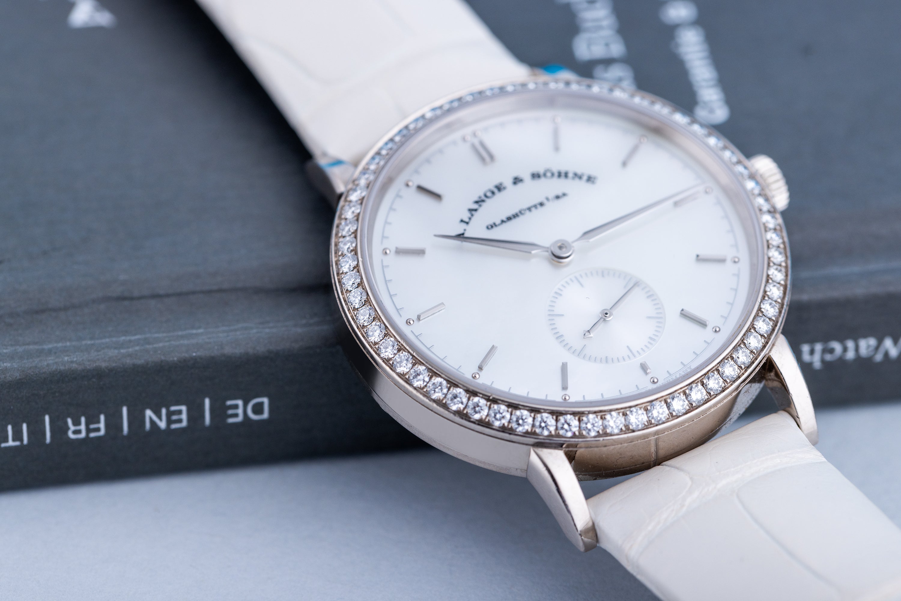 A. Lange & Söhne Saxonia | REF. 878.029 | 18k White Gold | Mother of Pearl Dial | 2020 | Box & Papers