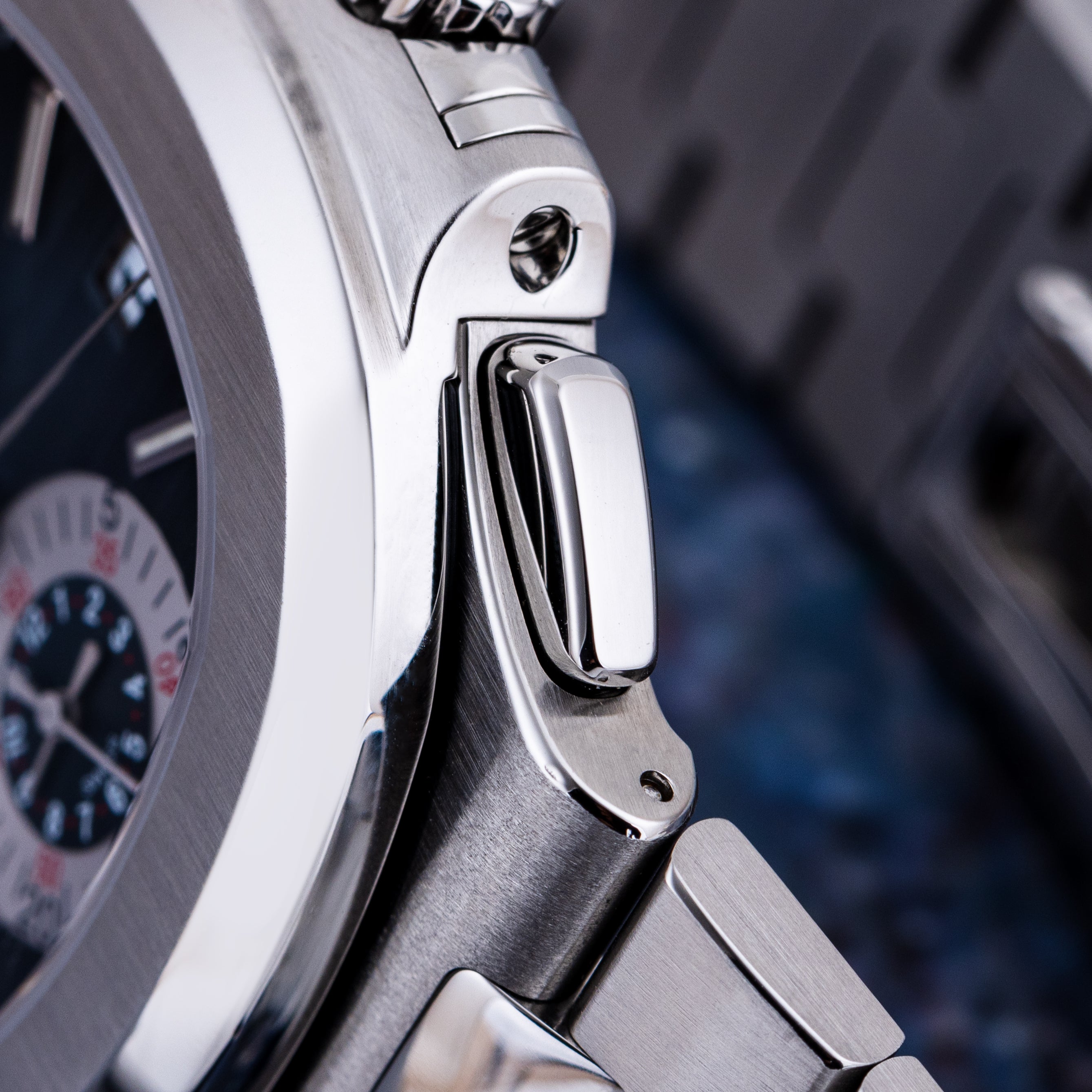 Patek Philippe Nautilus Chronograph | REF. 5980/1A-001 | 2012 | Box & Papers | Stainless Steel