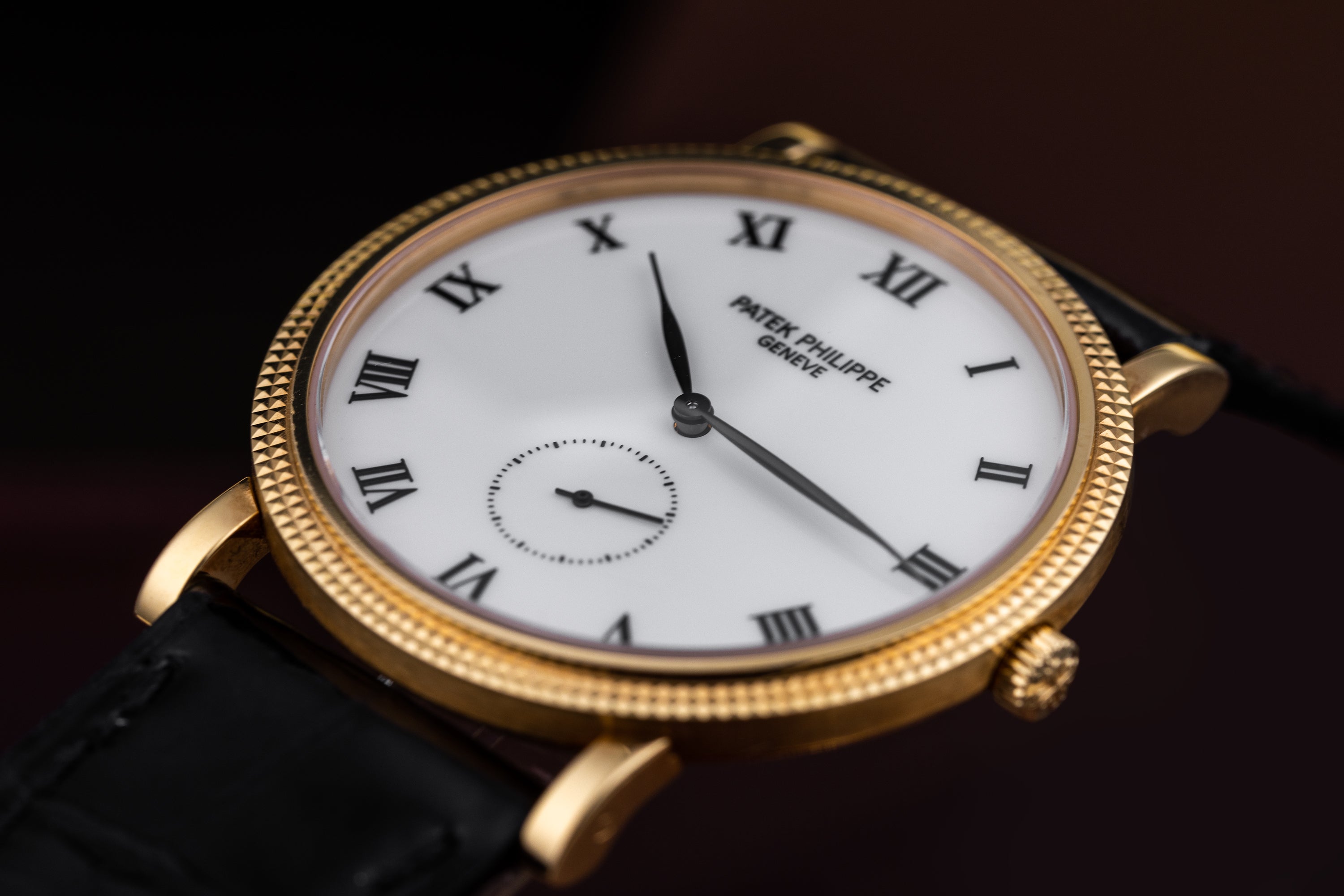 Patek Philippe Calatrava | REF. 3919J-001 | White Porcelain Dial | 33mm | 18k Yellow Gold | Box & Papers | 2002