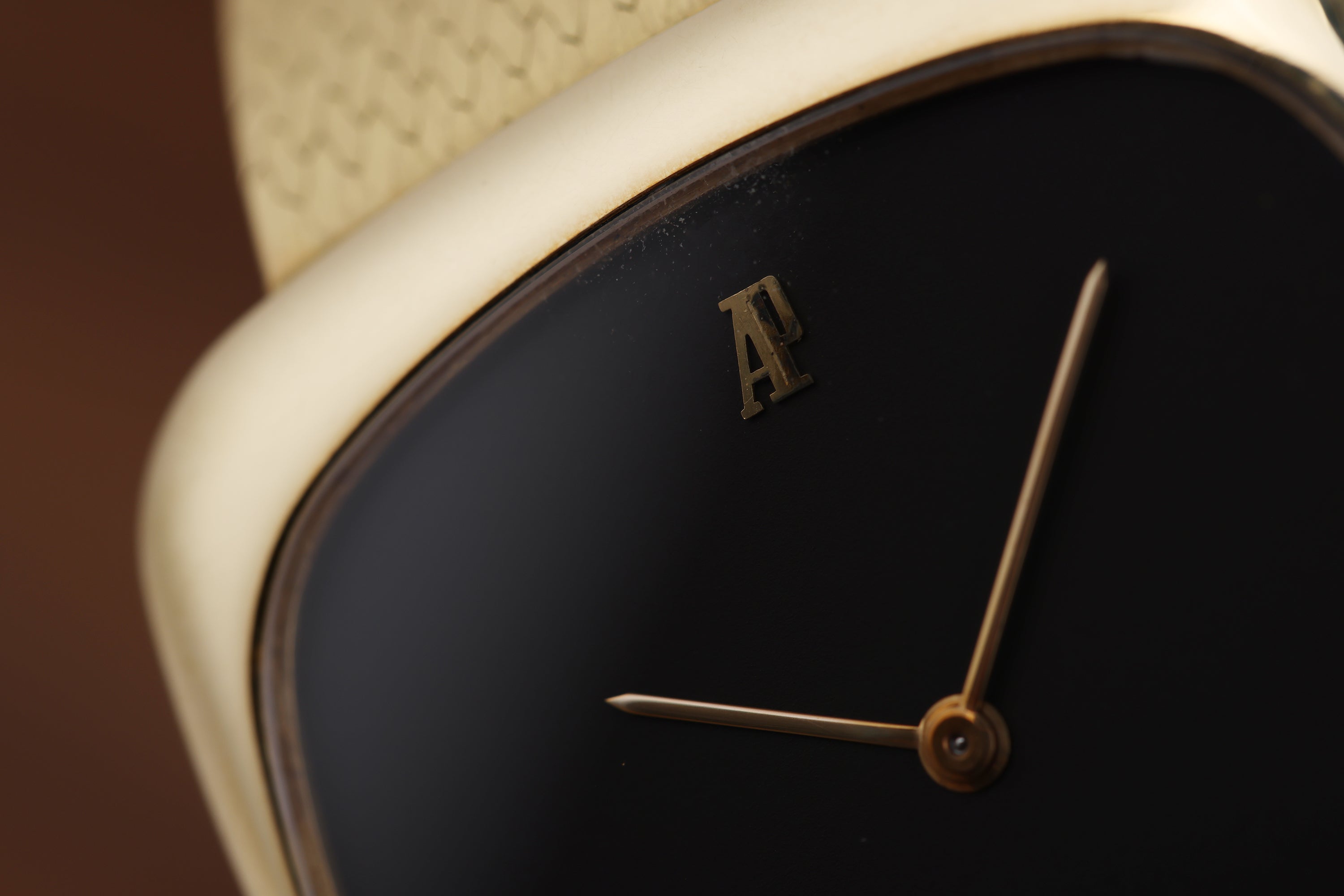 Audemars Piguet Ultra-Thin Cushion-Shaped Vintage Watch | 4mm Thick Case | Black Dial | 34 x 34mm | 18k Yellow Gold | Circa 1970's