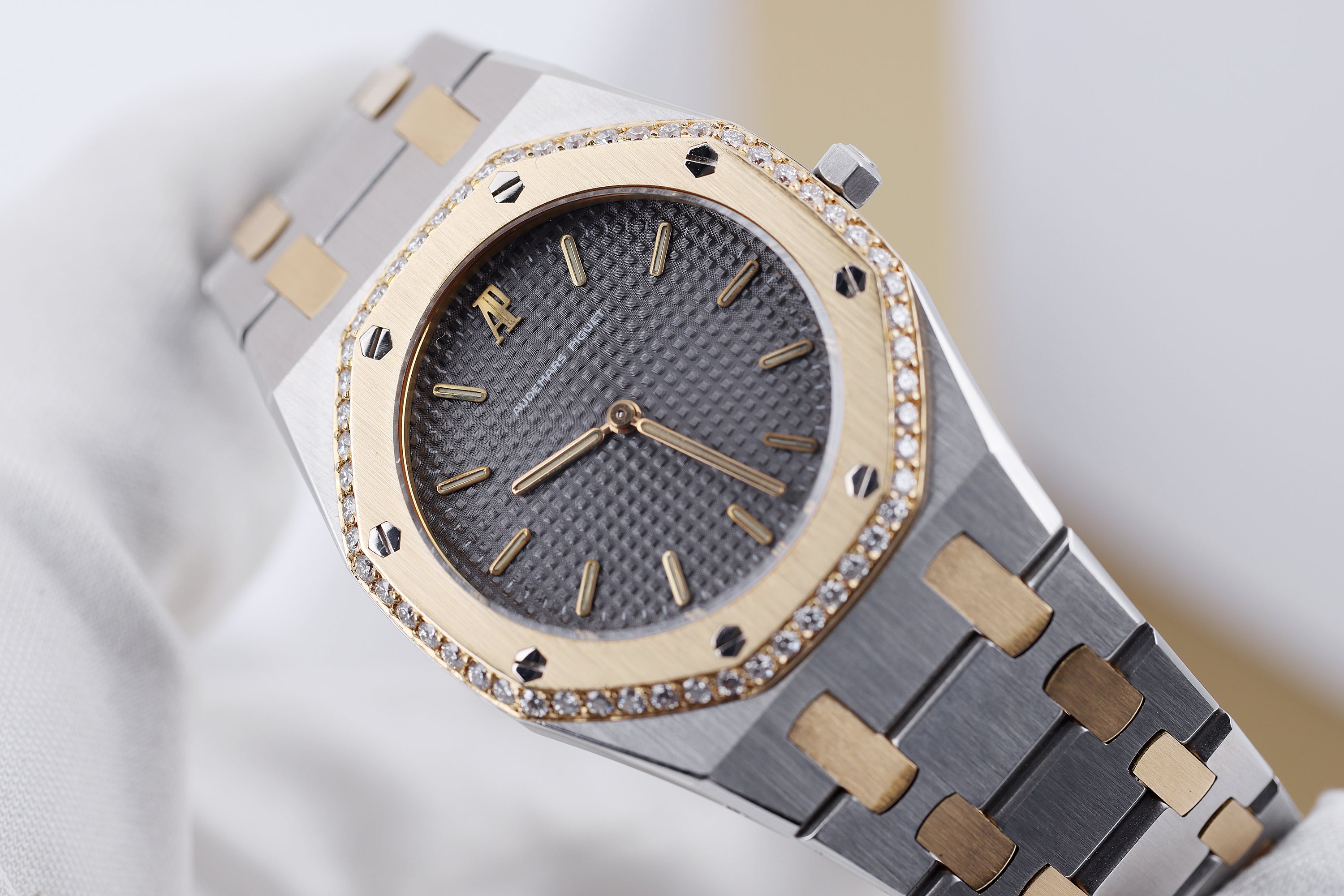 Audemars Piguet Royal Oak | Diamond Outer Bezel | Grey Dial | Stainless Steel & 18k Yellow Gold | 30mm | 1980s
