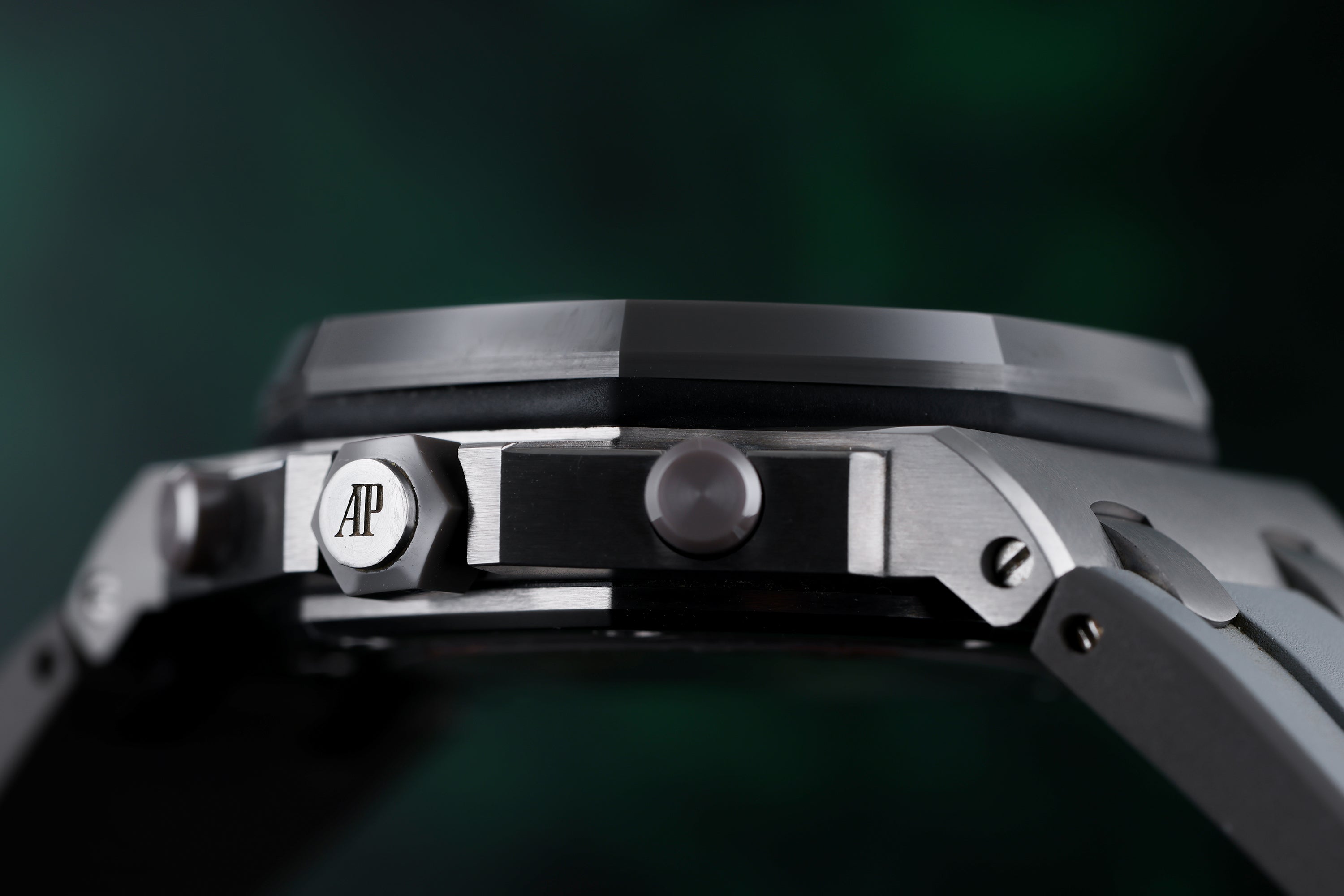 Audemars Piguet Royal Oak Offshore 'Ghost' | REF. 26470IO | Titanium & Grey Ceramic | 42mm