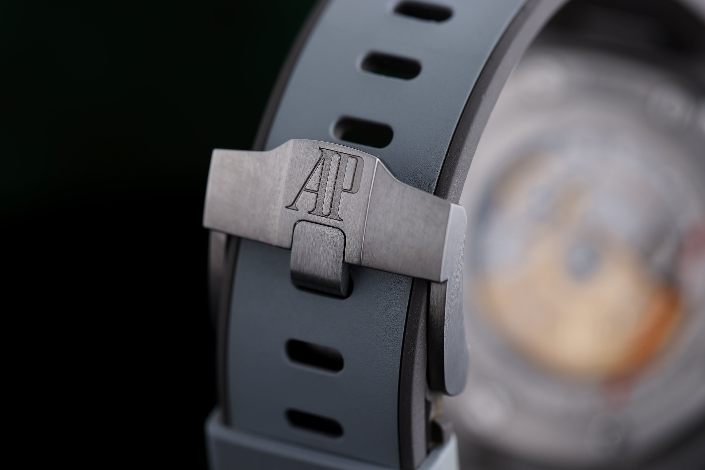 Audemars Piguet Royal Oak Offshore 'Ghost' | REF. 26470IO | Titanium & Grey Ceramic | 42mm