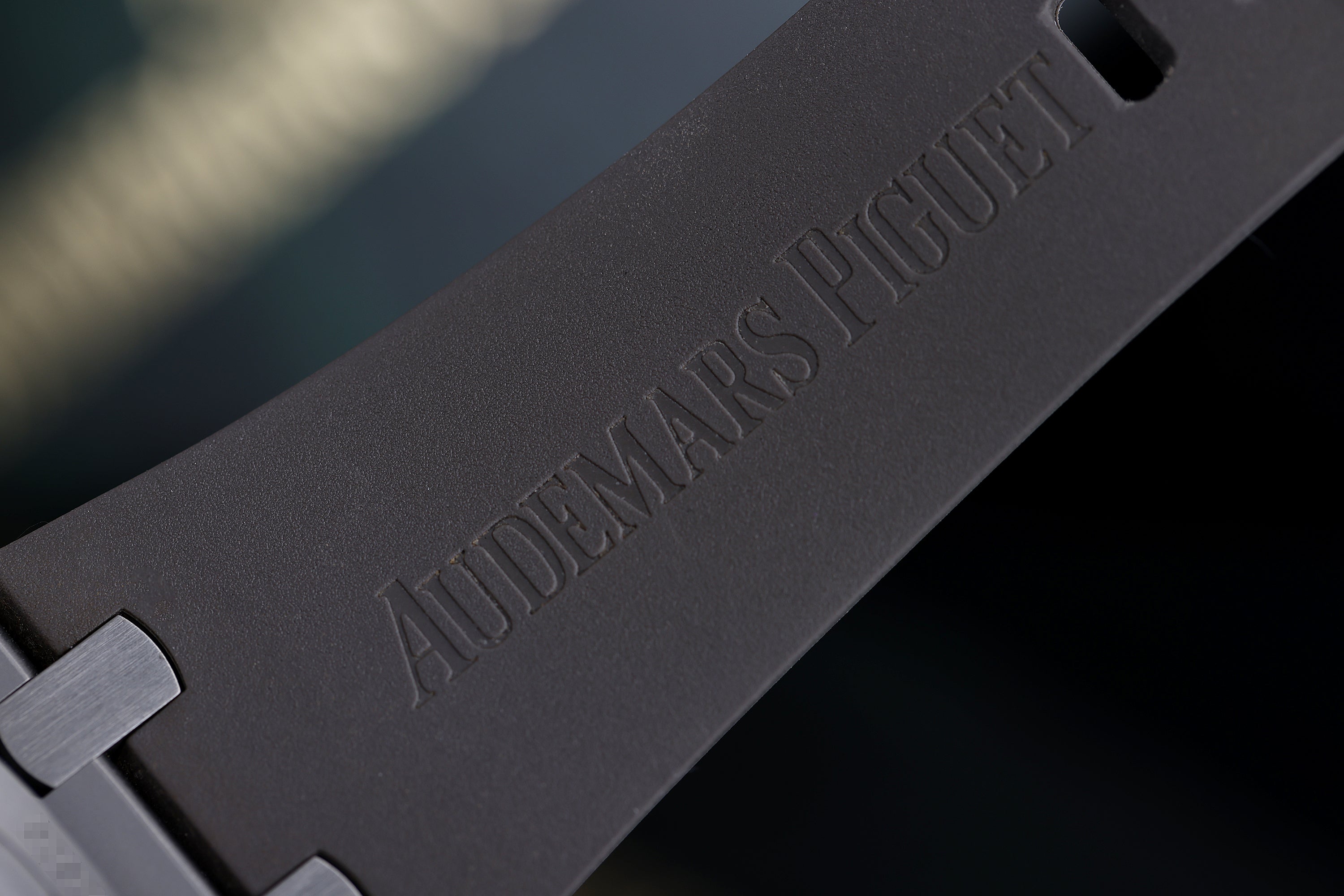 Audemars Piguet Royal Oak Offshore 'Ghost' | REF. 26470IO | Titanium & Grey Ceramic | 42mm