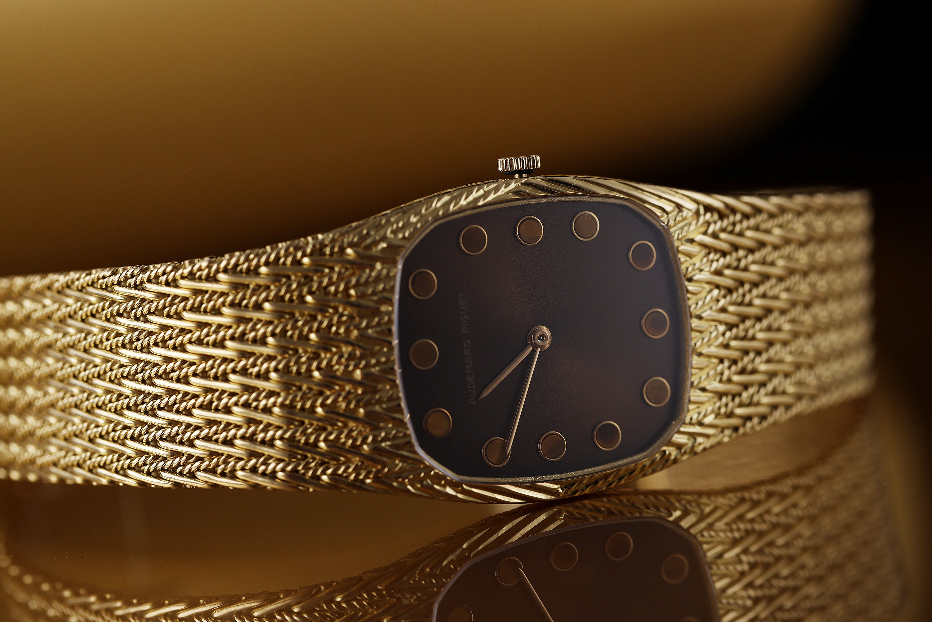 Audemars Piguet Cobra | REF. 5398/346 | Sunburst Brown Dial with 'Tiger's Eye' Stone Hours | 18k Yellow Gold | 26.5mm | Manual Wind | 1975