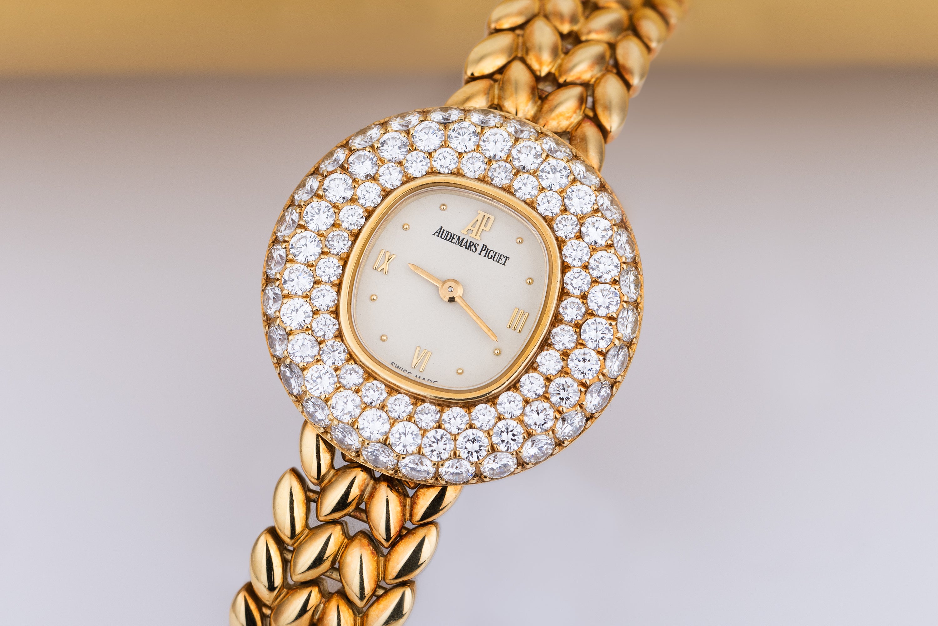 Audemars Piguet Vintage Ladies Wristwatch | 31mm | Large Diamond Bezel | Integrated Bracelet | 1990's | 18k Yellow Gold