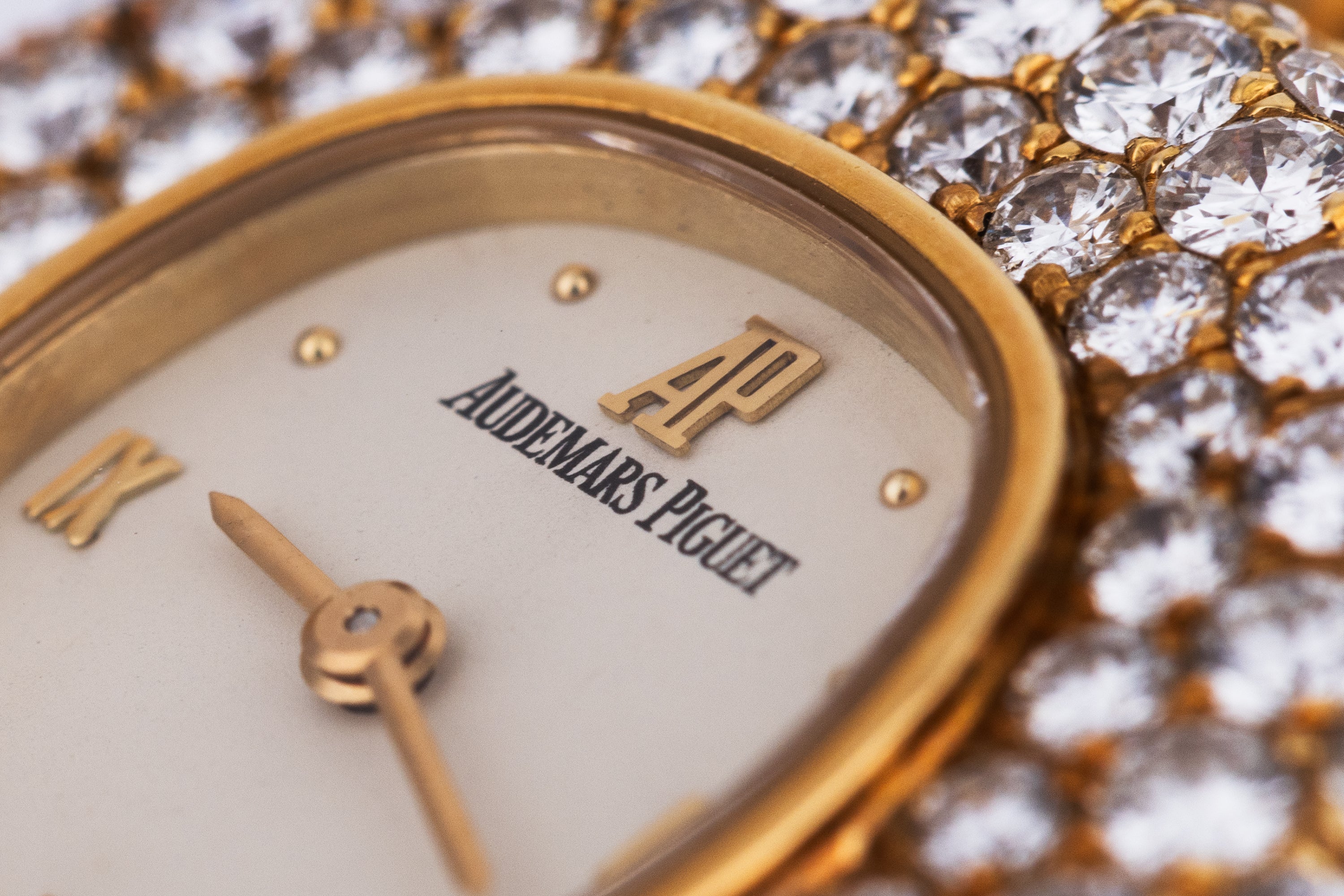 Audemars Piguet Vintage Ladies Wristwatch | 31mm | Large Diamond Bezel | Integrated Bracelet | 1990's | 18k Yellow Gold