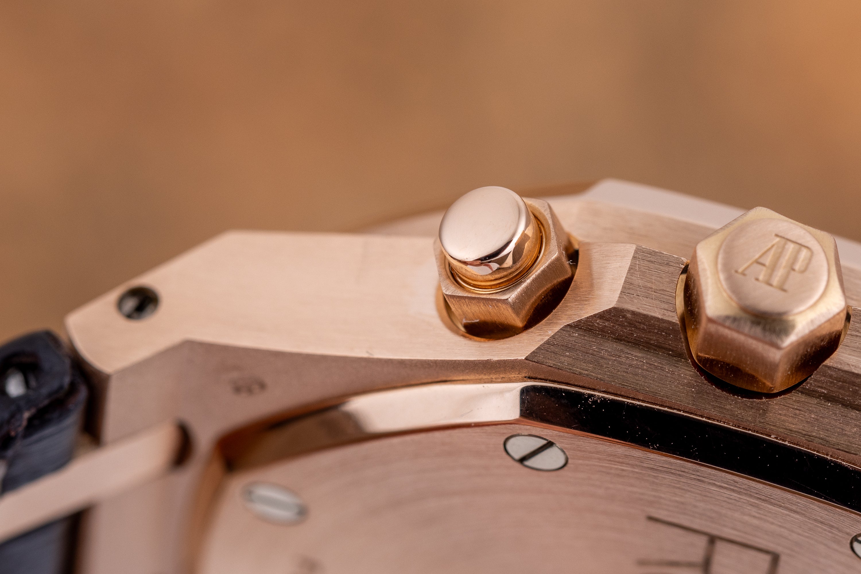 Audemars Piguet Royal Oak | REF. 26022OR.OO.D088CR.01 | 39mm | Box & Papers | 18k Rose Gold