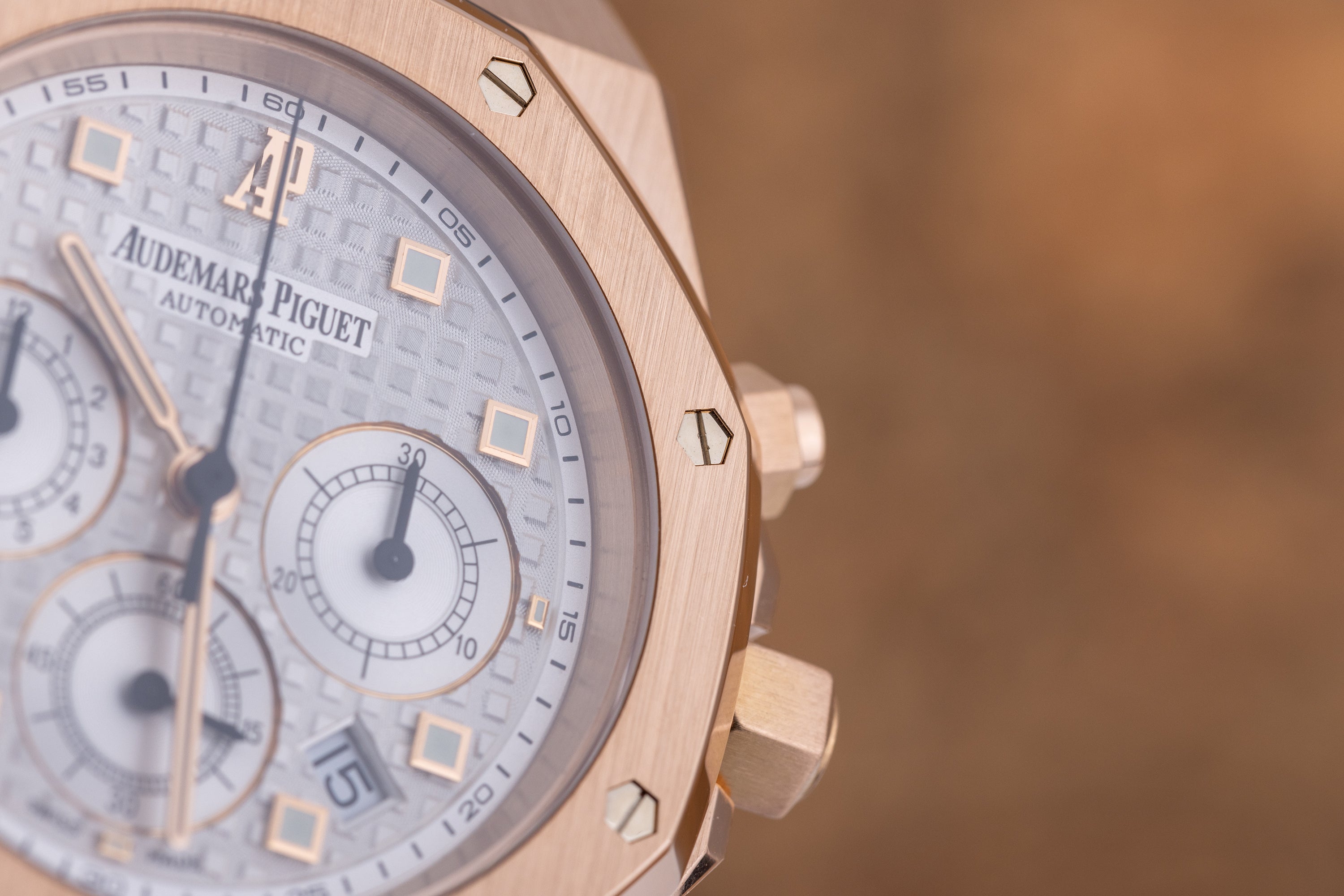 Audemars Piguet Royal Oak | REF. 26022OR.OO.D088CR.01 | 39mm | Box & Papers | 18k Rose Gold