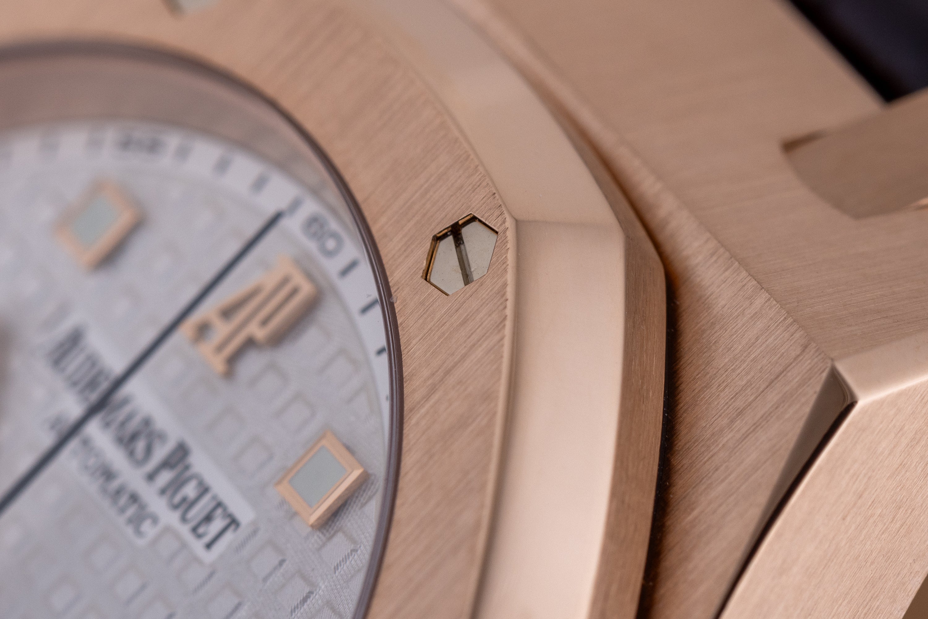 Audemars Piguet Royal Oak | REF. 26022OR.OO.D088CR.01 | 39mm | Box & Papers | 18k Rose Gold