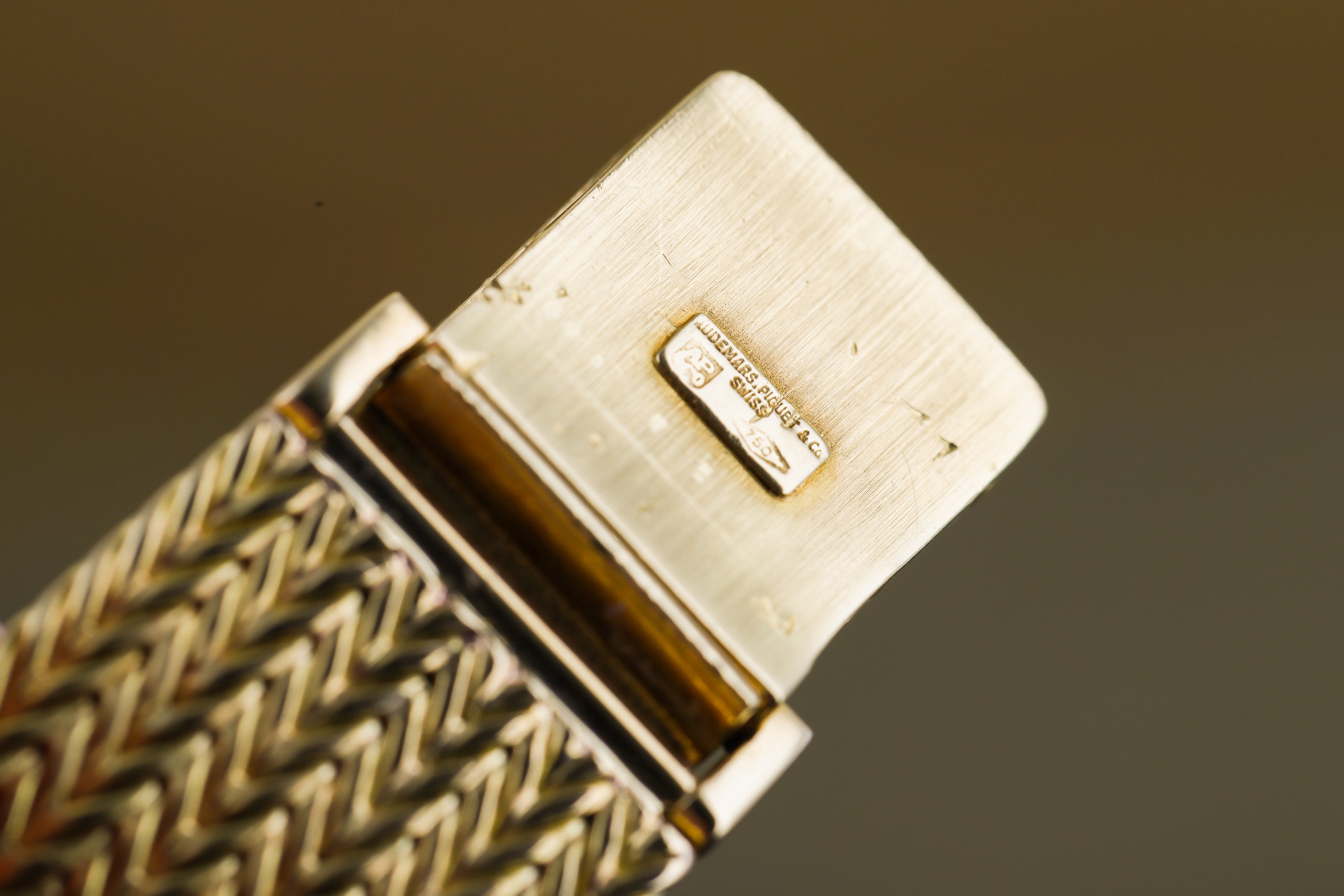 Audemars Piguet 1980s Wristwatch | Decagon Case | Sundust Dial | 18k Yellow Gold | 32mm | Automatic