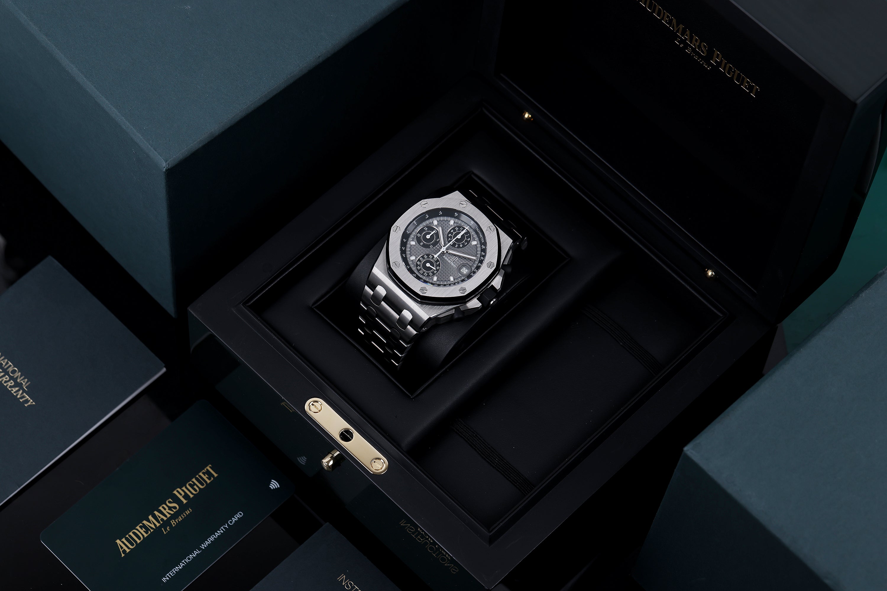 Unworn Audemars Piguet Royal Oak Offshore | REF. 26238TI.OO.2000TI.01 | Titanium | 42mm | Box & Papers | 2024