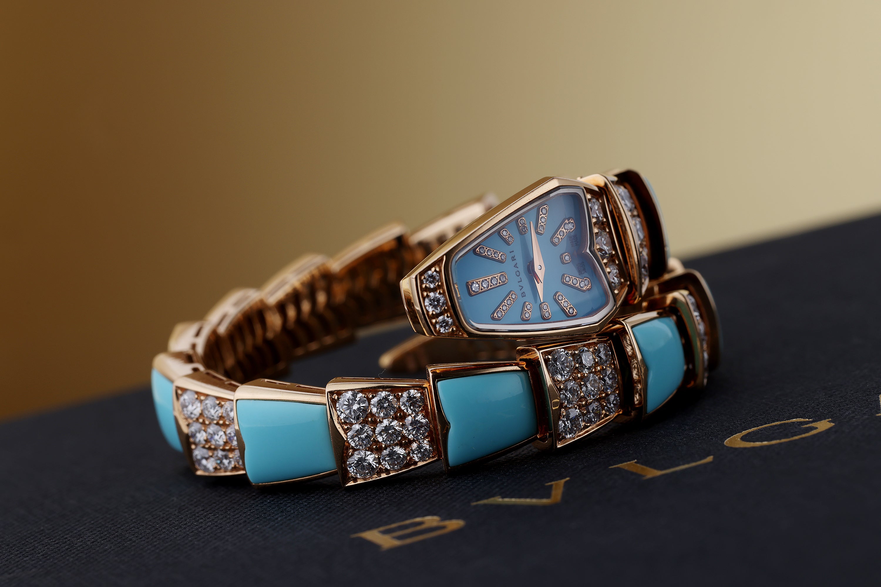 Rare Bvlgari Serpenti Scaglie | SP P 26 G | Lacquered Turquoise Dial & Bracelet with Diamonds | 18k Rose Gold | Limited 89 Pieces
