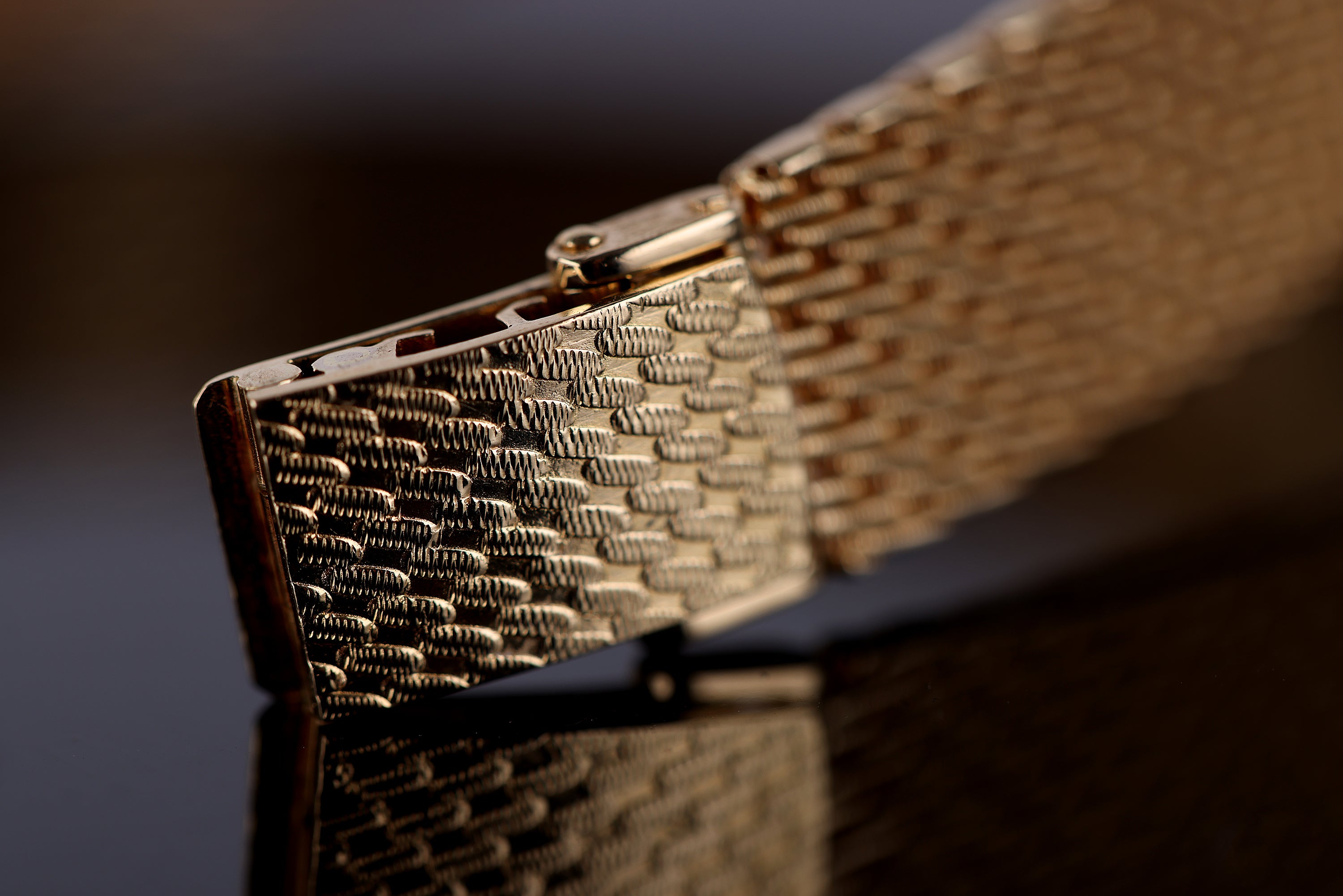 Baume & Mercier Ladies Wristwatch | Diamond Bezel | 18k Yellow Gold | 24.5mm | Manual Wind | 1980s