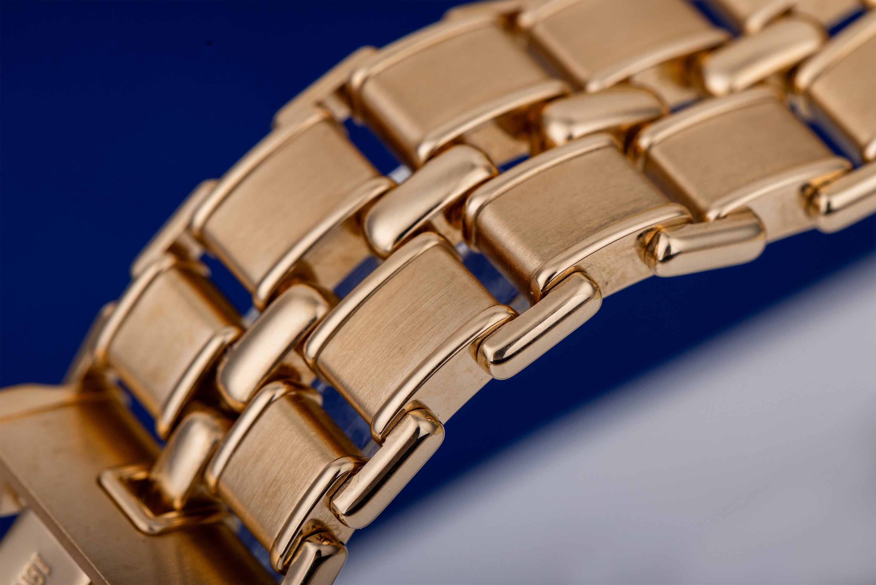 Breguet Marine Chronograph | REF. 3460BA/12/A90 | Silver Dial | 36.5mm | 18k Yellow Gold