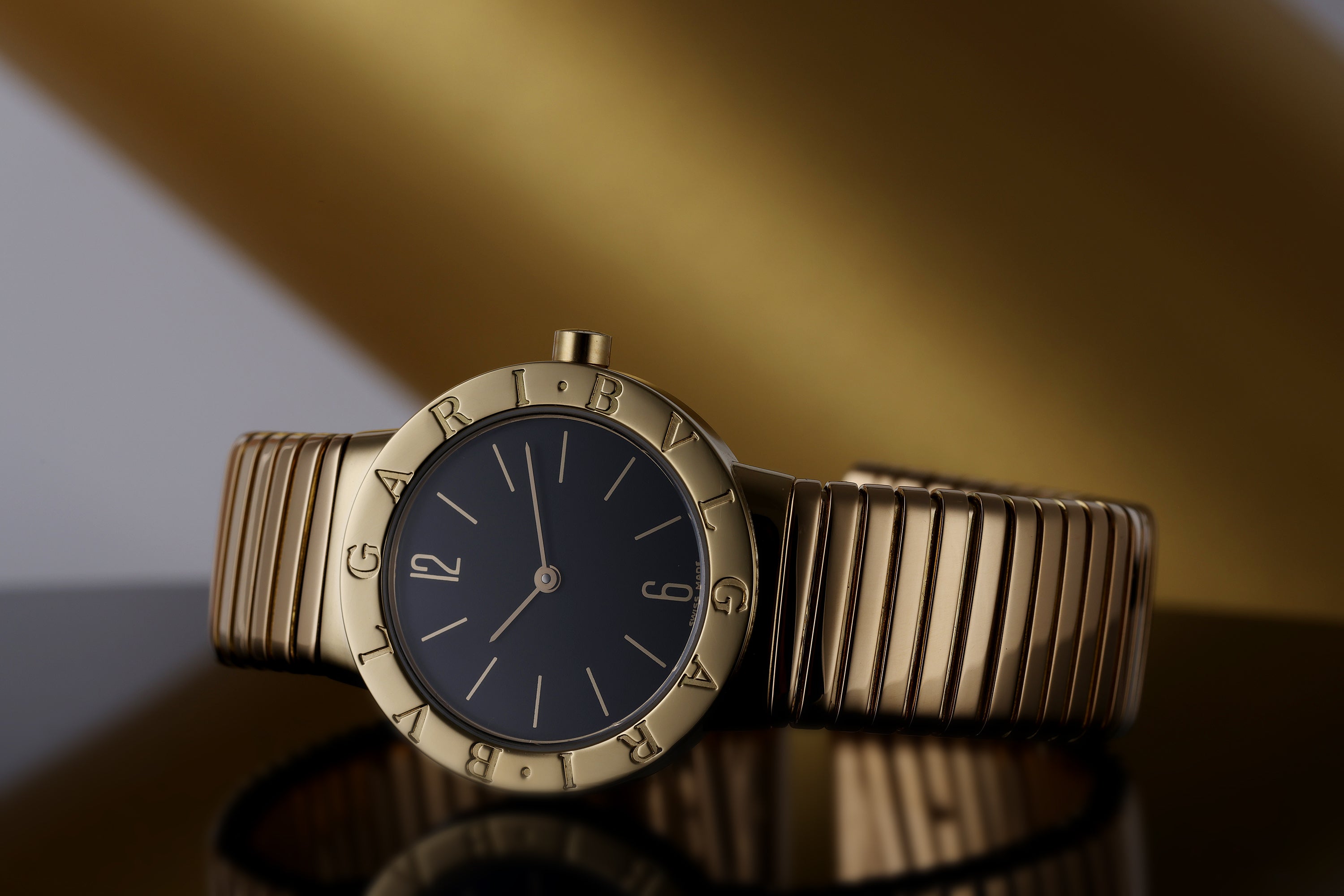 Bvlgari Tubogas | REF. BB 30 2T | Black Dial | 18k Yellow Gold | 30mm