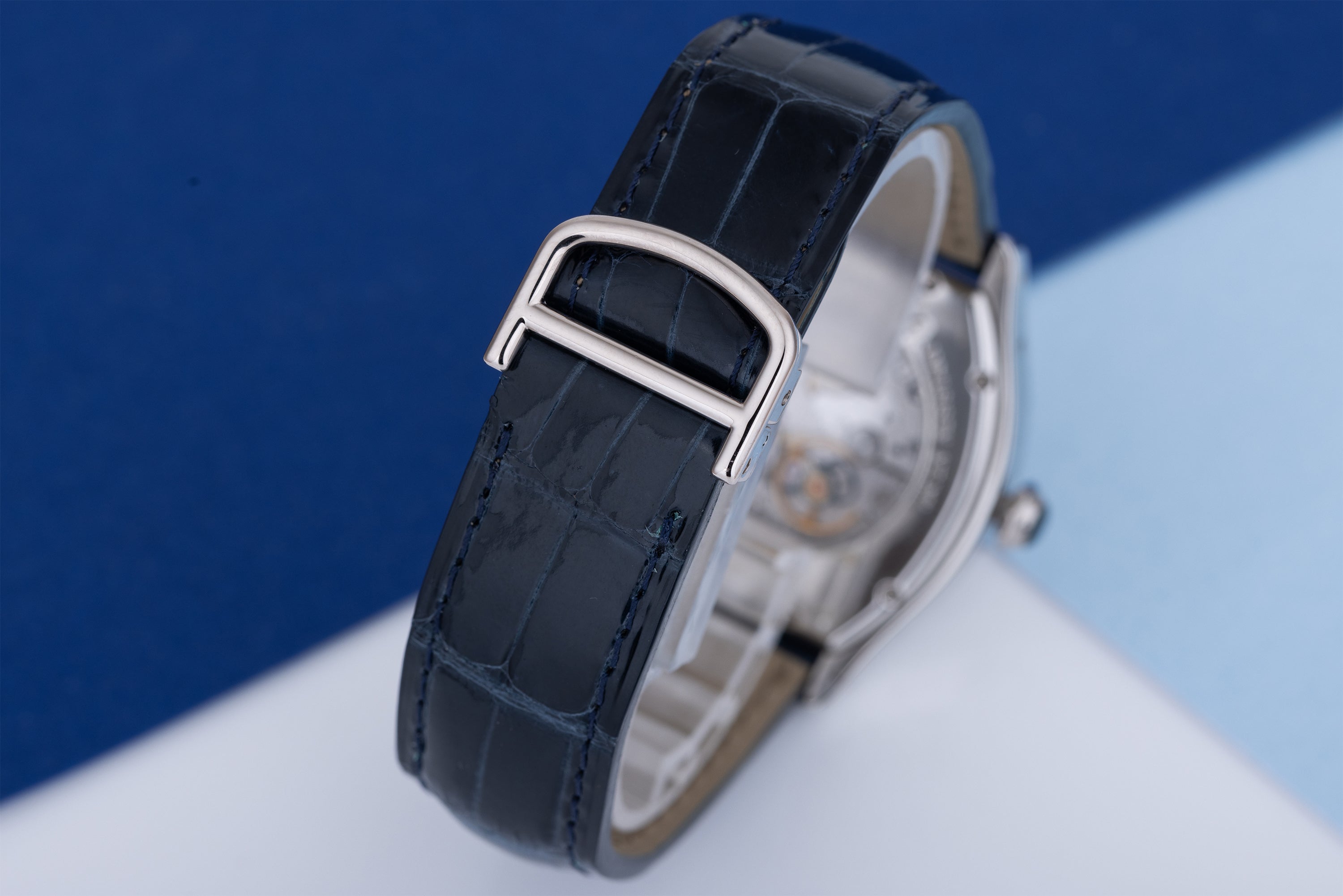 Cartier Paris Torteau Collection Privee | REF. 2518E | Platinum | Box & Papers | 34mm | 2011