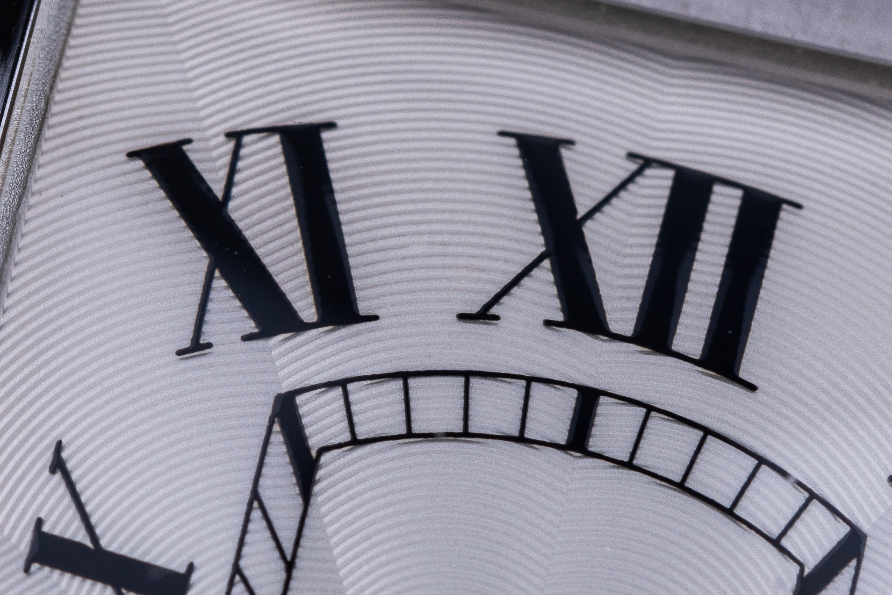 Cartier Tank Americaine XL | REF. 2928 | Automatic | 32mm x 52mm | 18k White Gold