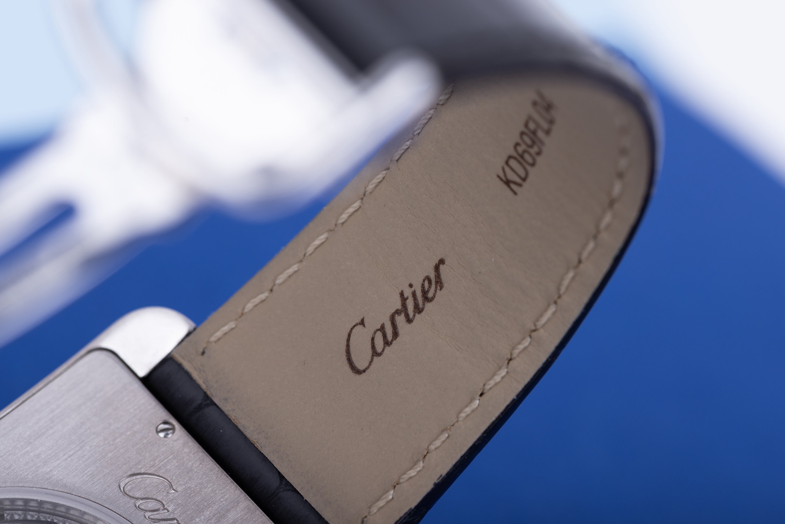 Cartier Tank Americaine XL | REF. 2928 | Automatic | 32mm x 52mm | 18k White Gold