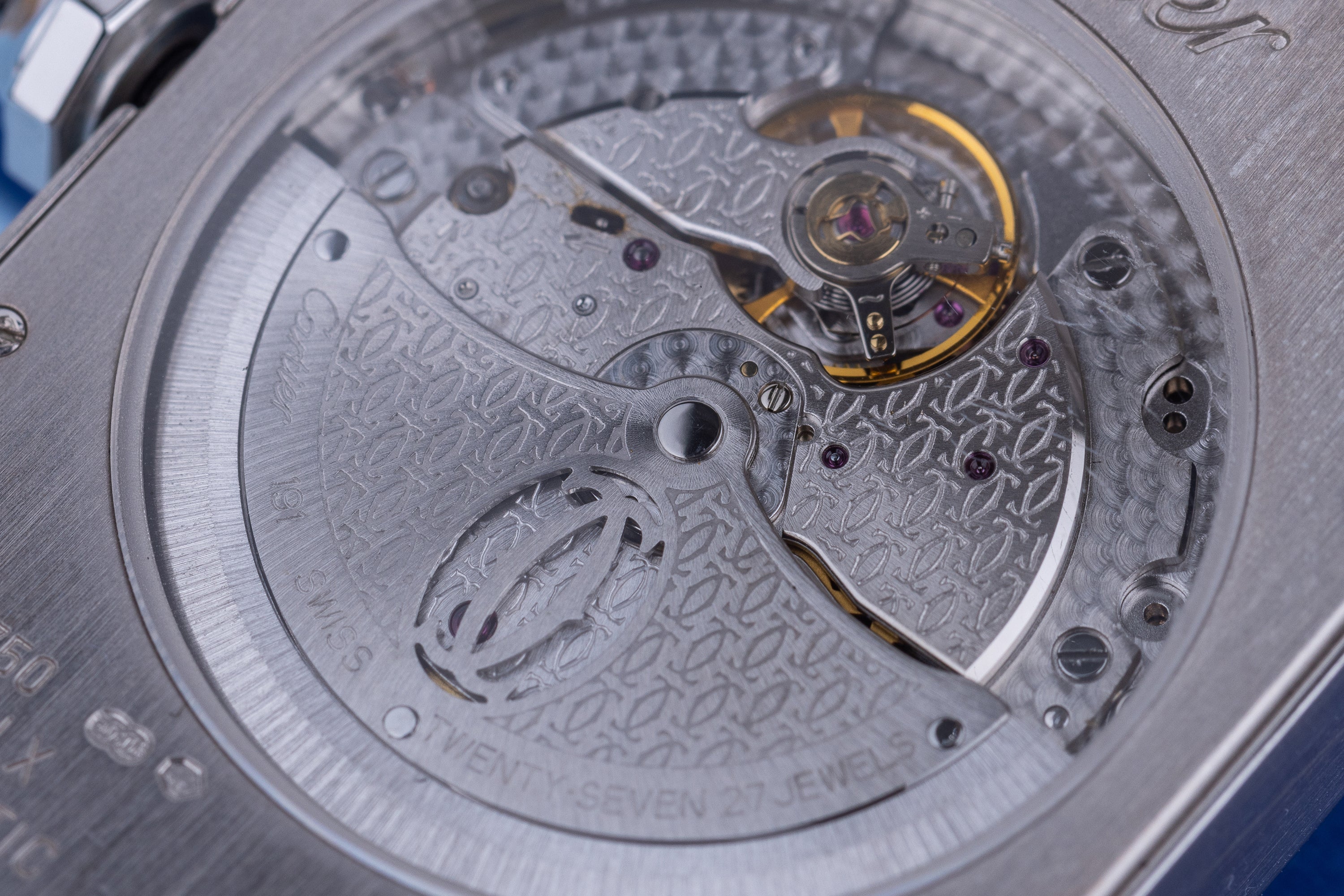 Cartier Tank Americaine XL | REF. 2928 | Automatic | 32mm x 52mm | 18k White Gold