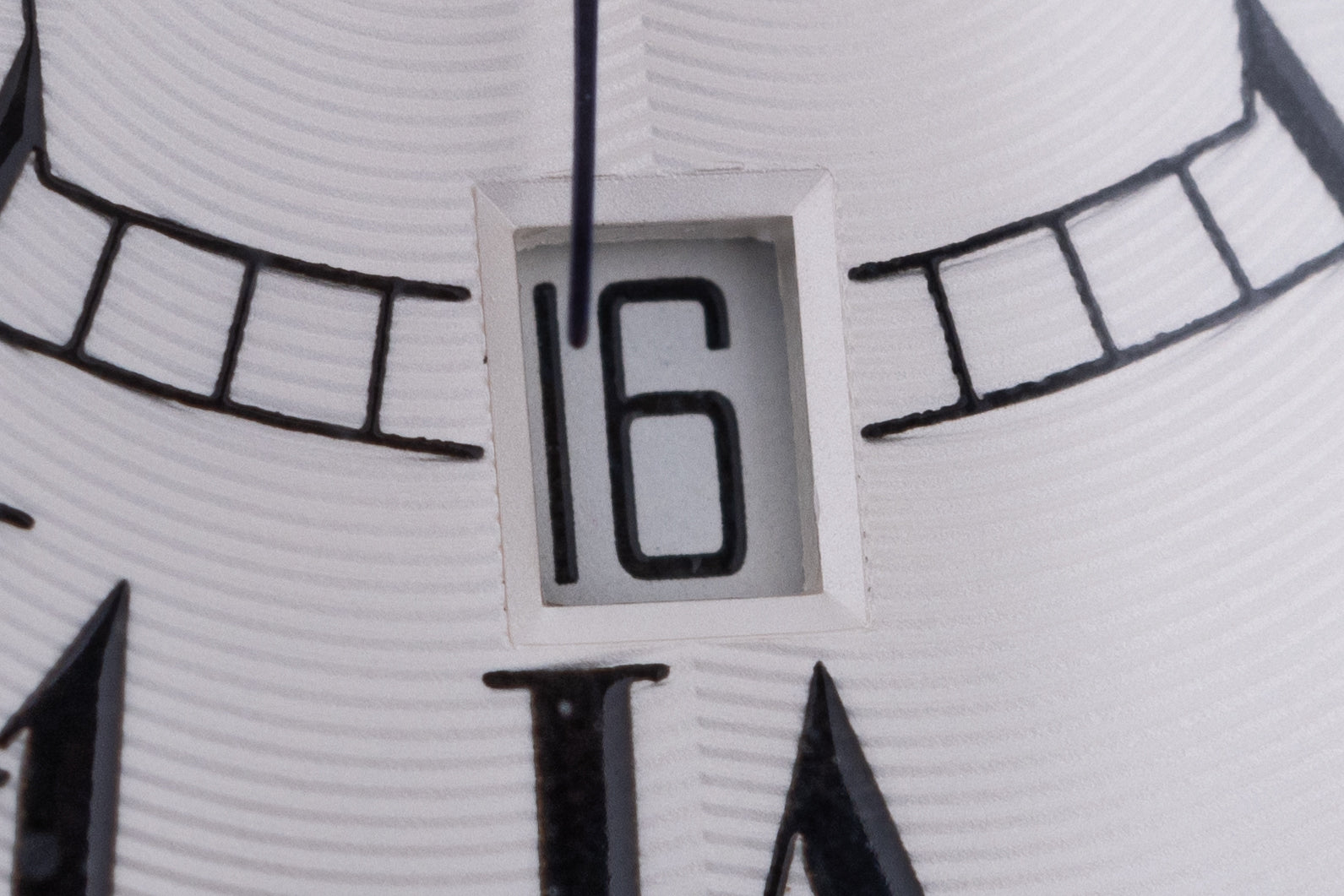 Cartier Tank Americaine XL | REF. 2927 | Automatic | 32mm x 52mm | 18k Rose Gold