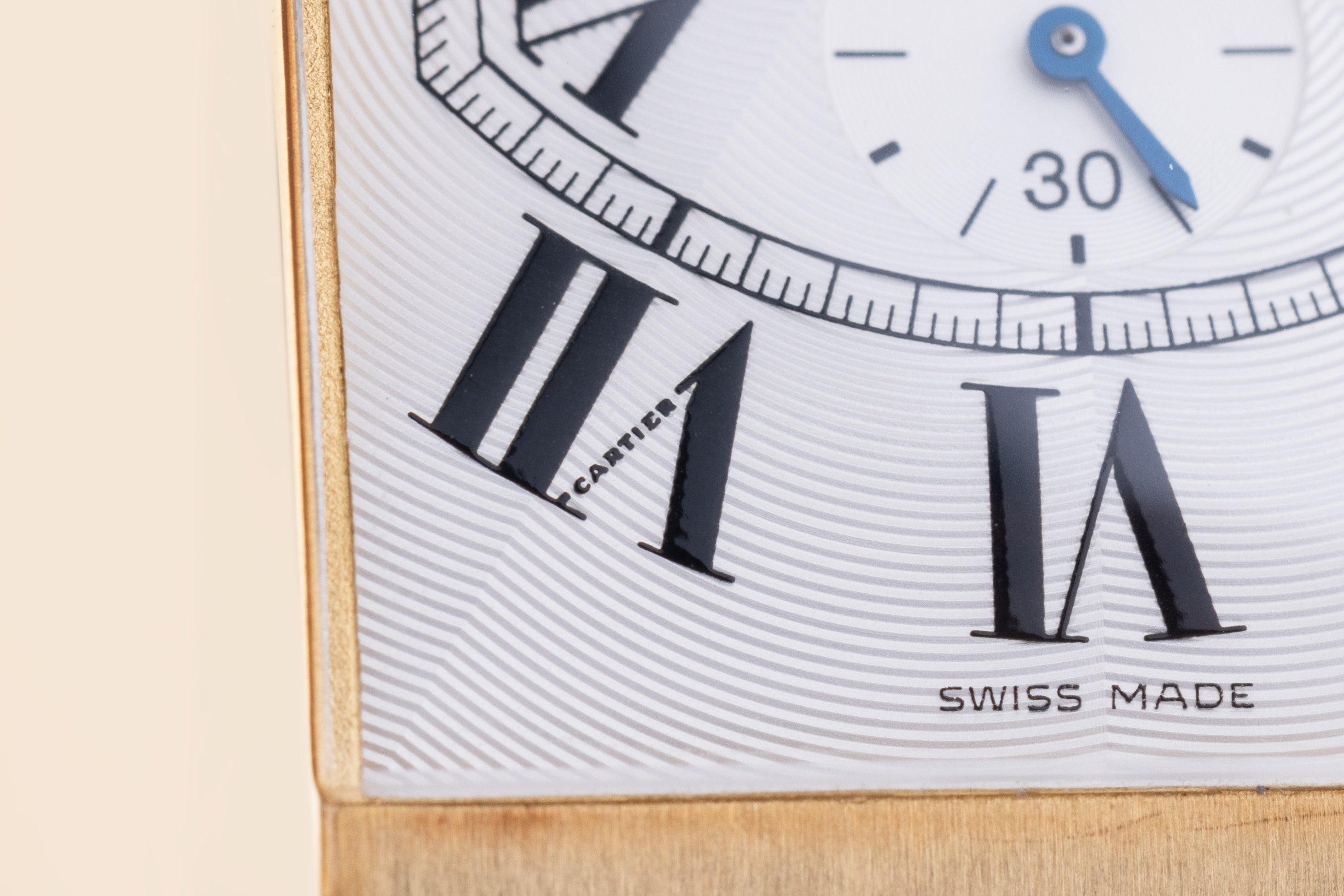 Cartier Tank Americaine XL Chronograph | REF. 2892 | Automatic | 32mm x 52mm | 18k Yellow Gold