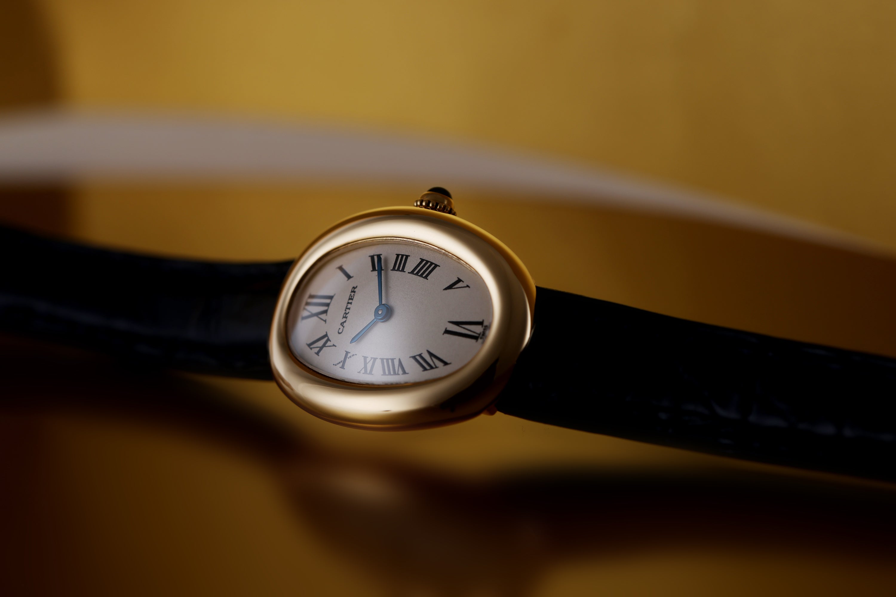 Cartier Baignoire | REF. 1954 | White Dial | 18k Yellow Gold | 22.5mm | 1990's