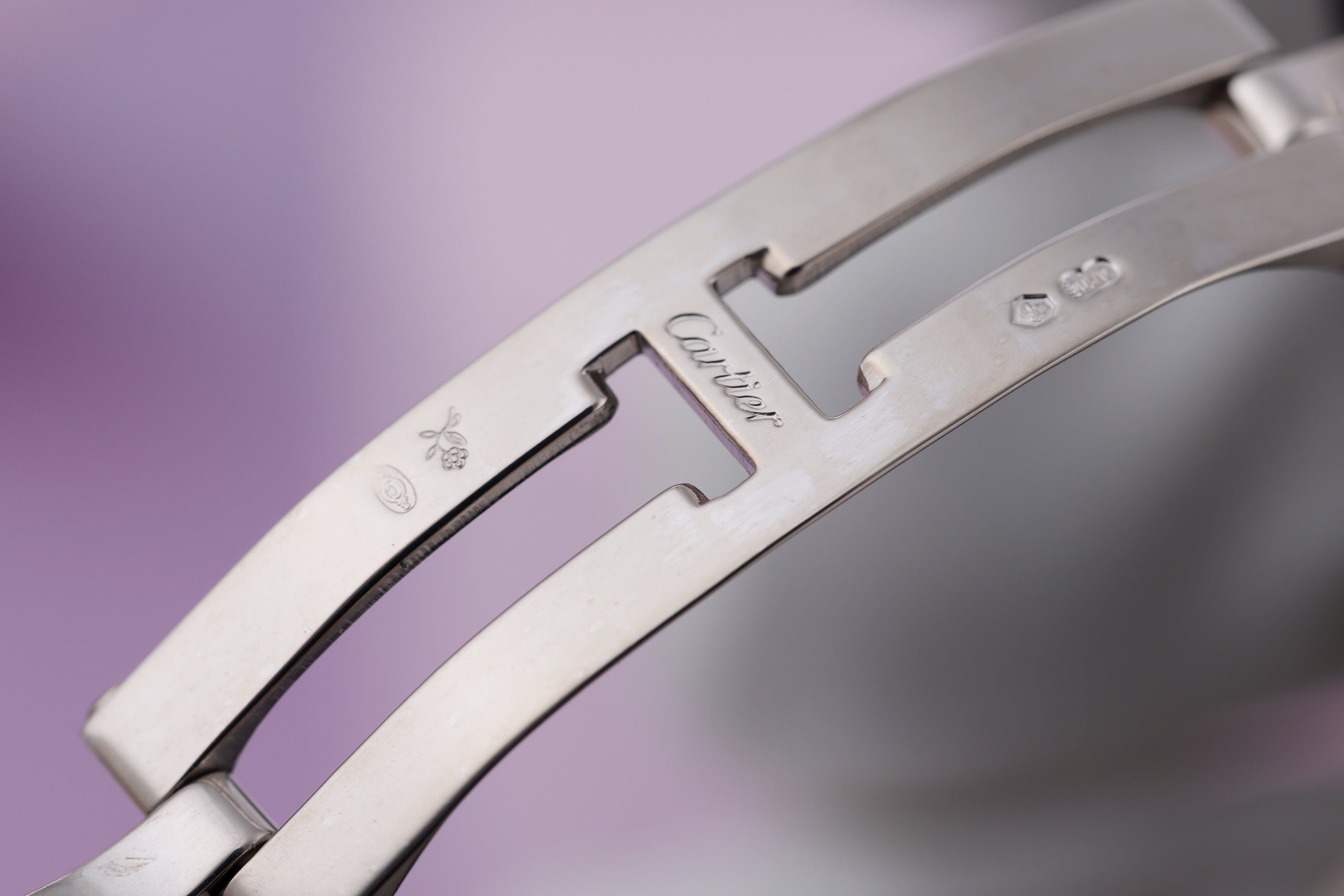 Cartier Tank Francaise | REF. 2403 | Diamond Bezel | 20mm | 18k White Gold