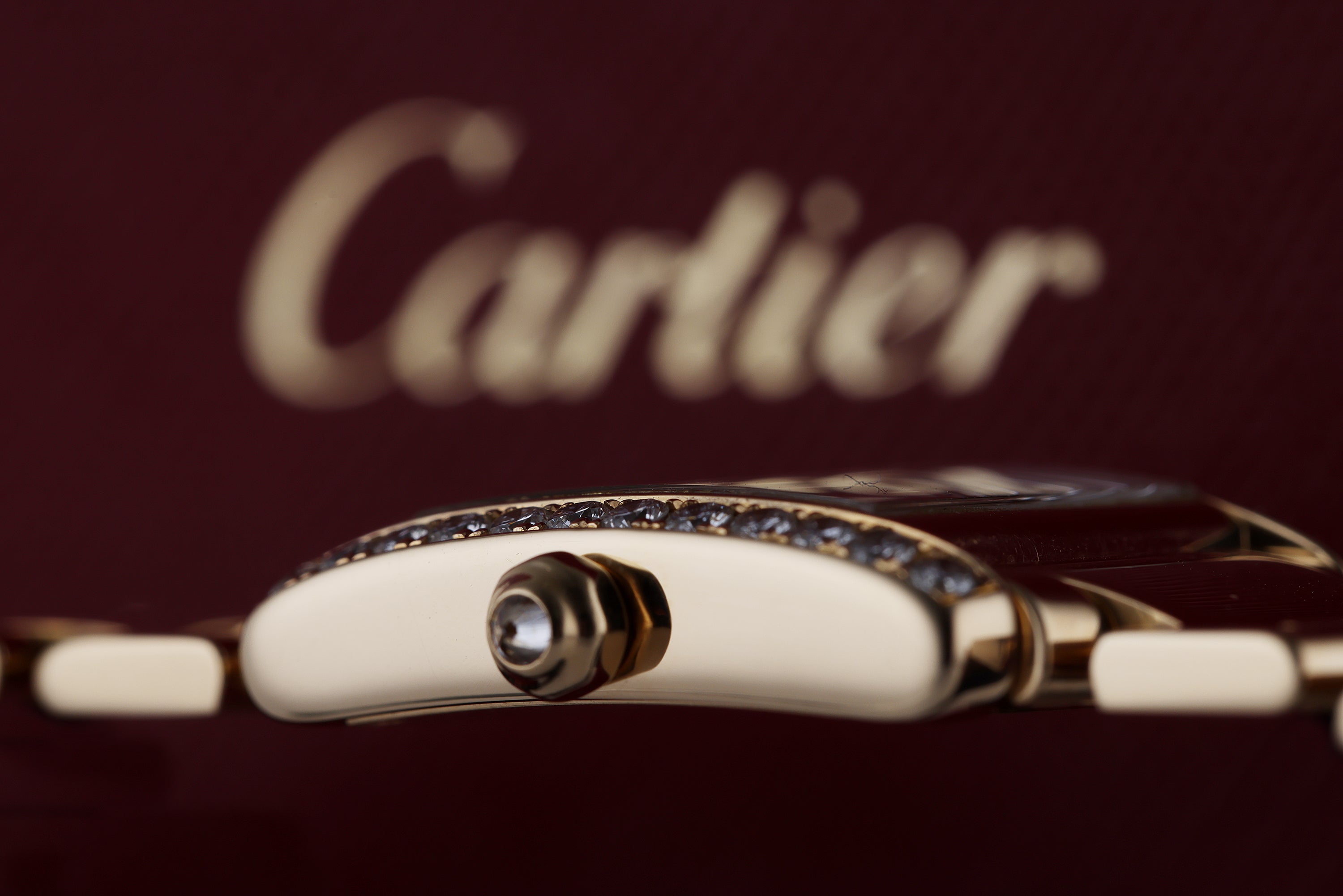 Cartier Tank Francaise | REF. 2364 | Diamond Bezel | 20mm | 18k Yellow Gold