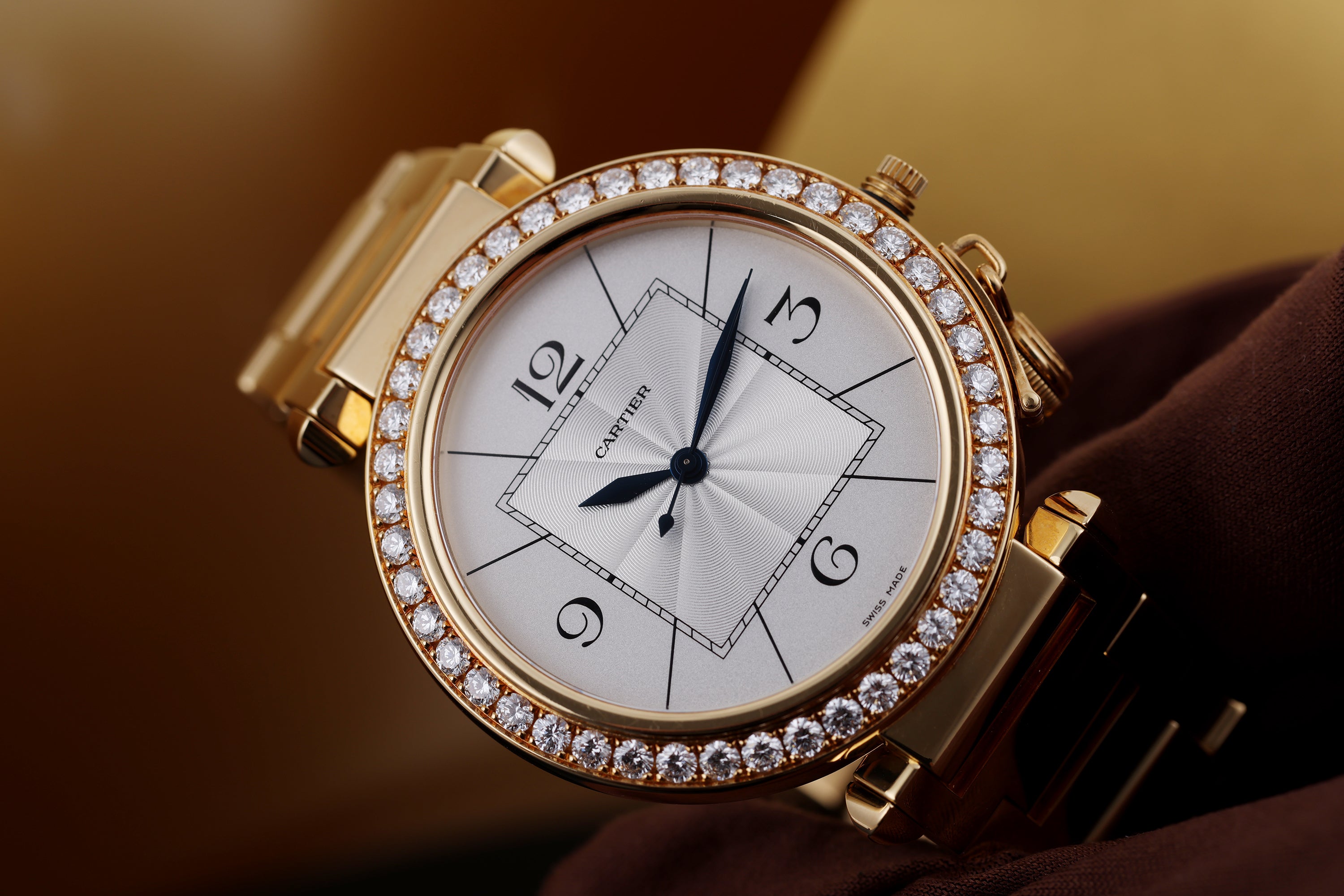 Cartier Pasha | REF. WJ1203H9 / 2726 | 42mm | Diamond Bezel | 18k Yellow Gold | Box & Papers | 2005